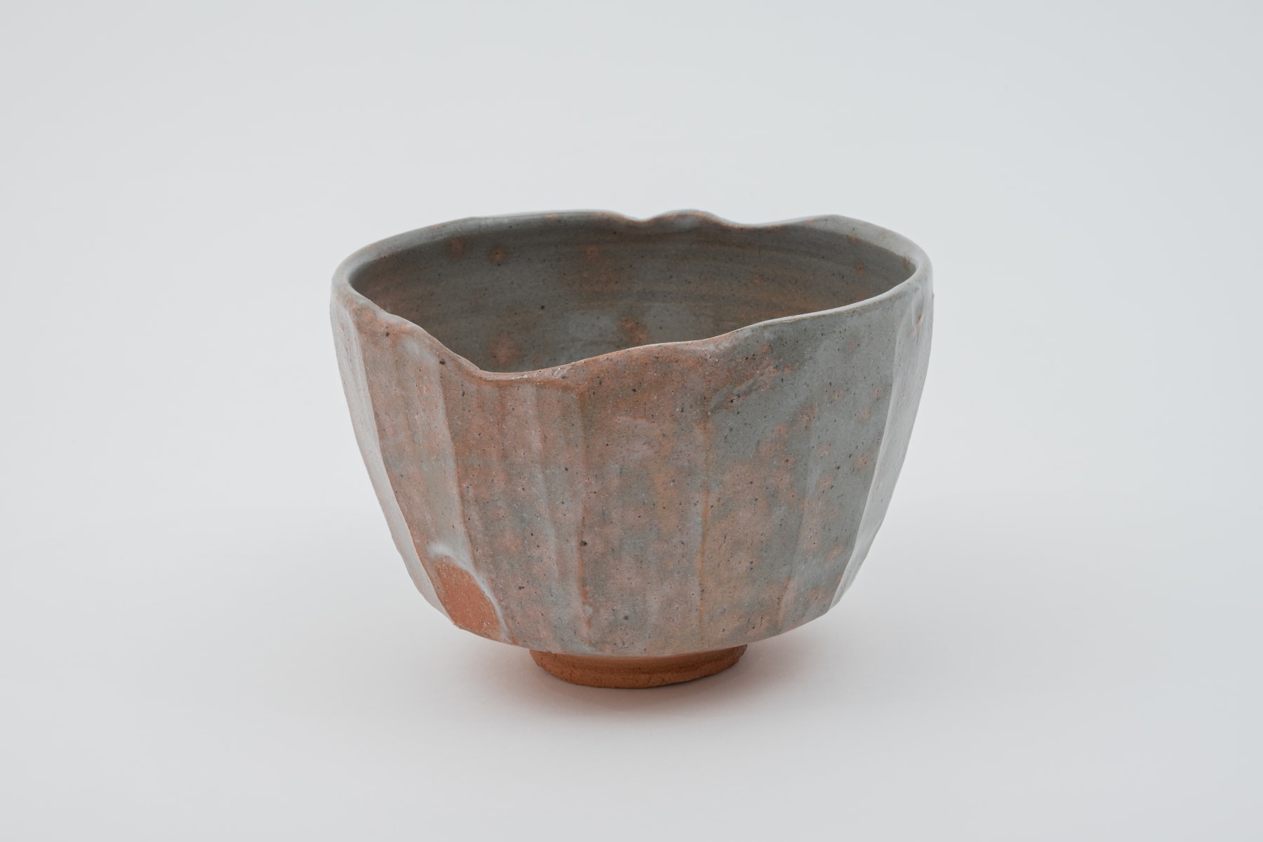 Hosai Matsubayashi XVI, Beni Tea bowl (red deer back pattern herame) 茶盌 (紅鹿背箆目) , 2020