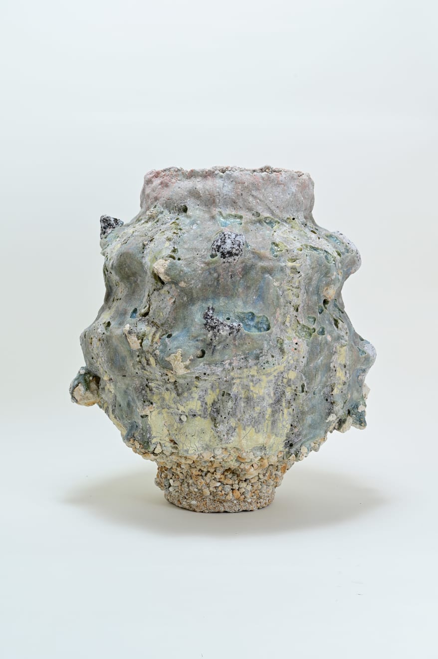 Masaomi Yasunaga, 石と熔け合う器 - Vessel fused with stone, 2022