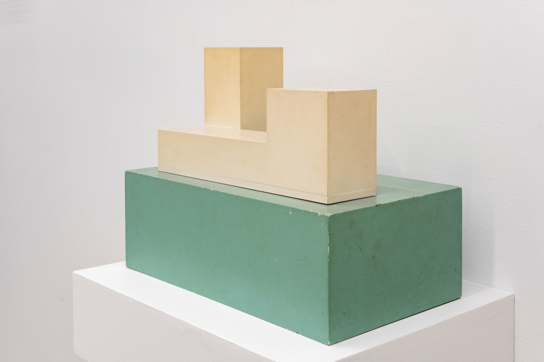 Shuzo Azuchi Gulliver, Small "De-story" structure for goldfish, 1984