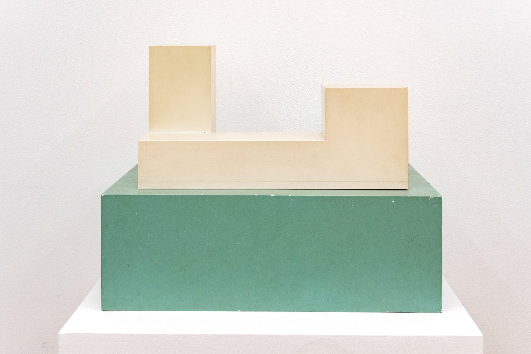Shuzo Azuchi Gulliver, Small "De-story" structure for goldfish, 1984