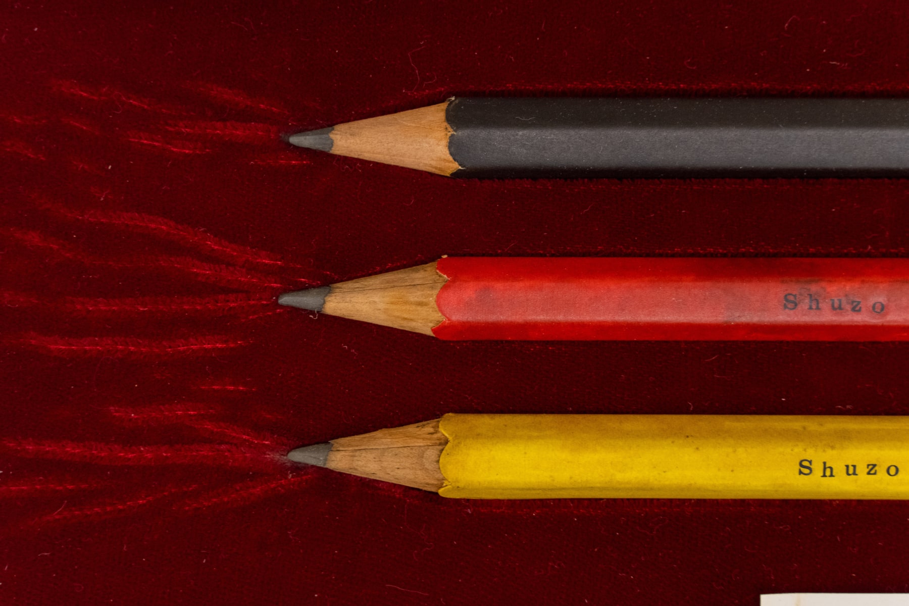 Shuzo Azuchi Gulliver, Three colored pencils : Model-D, 1975