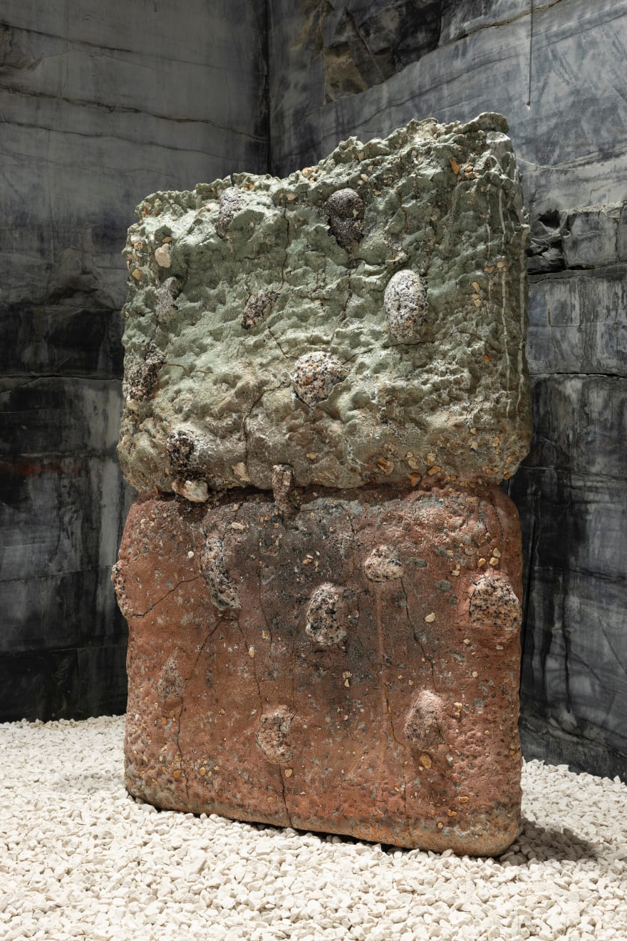 Masaomi Yasunaga, 石と熔け合う器 - Vessel fused with stone, 2022