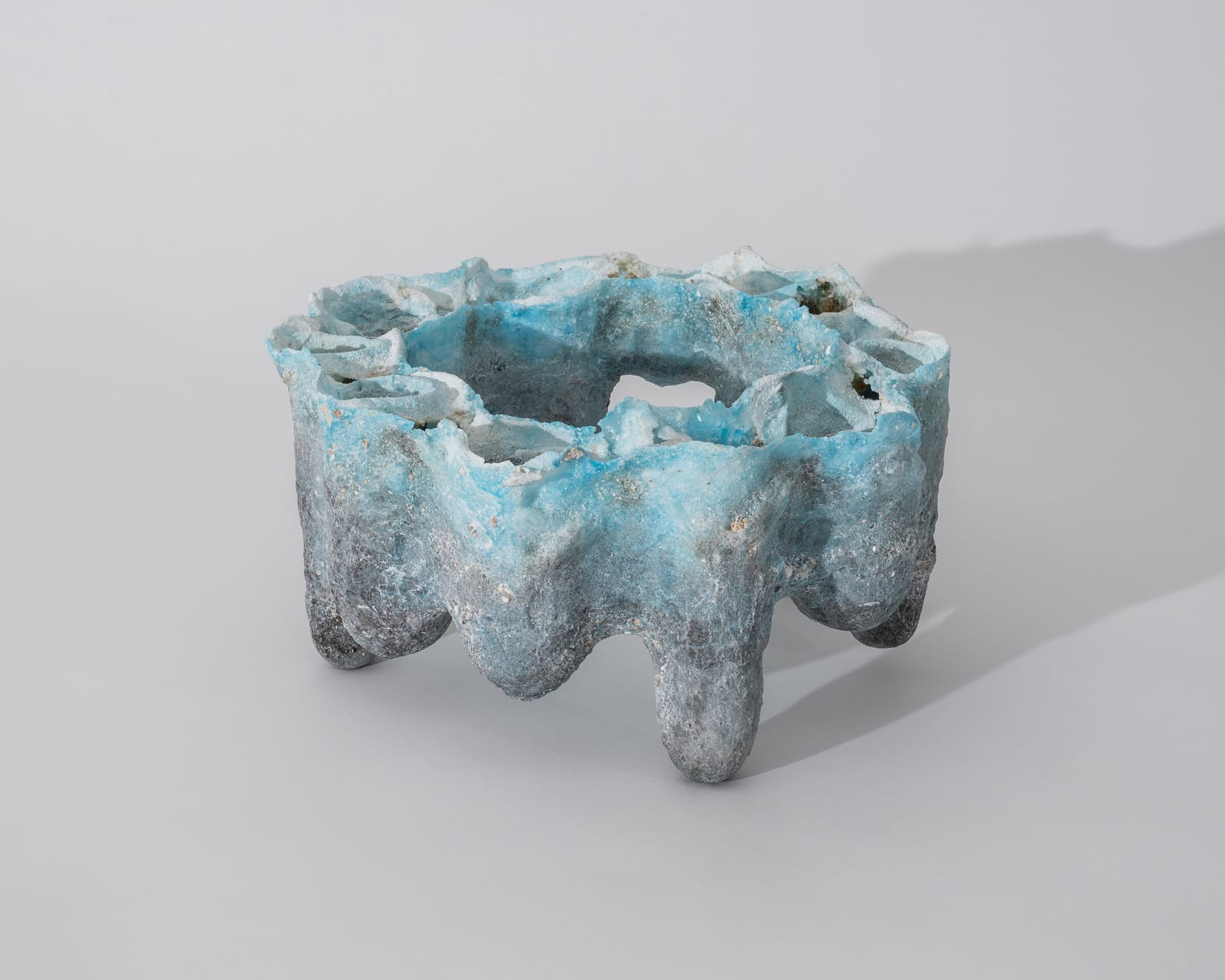 Masaomi Yasunaga, 砕 / crumbling, 2020