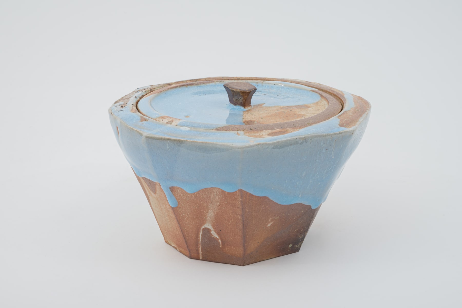 Hosai Matsubayashi XVI, Mizusashi (water keeper) Geppaku glaze / 水指　月白釉流し/, 2020
