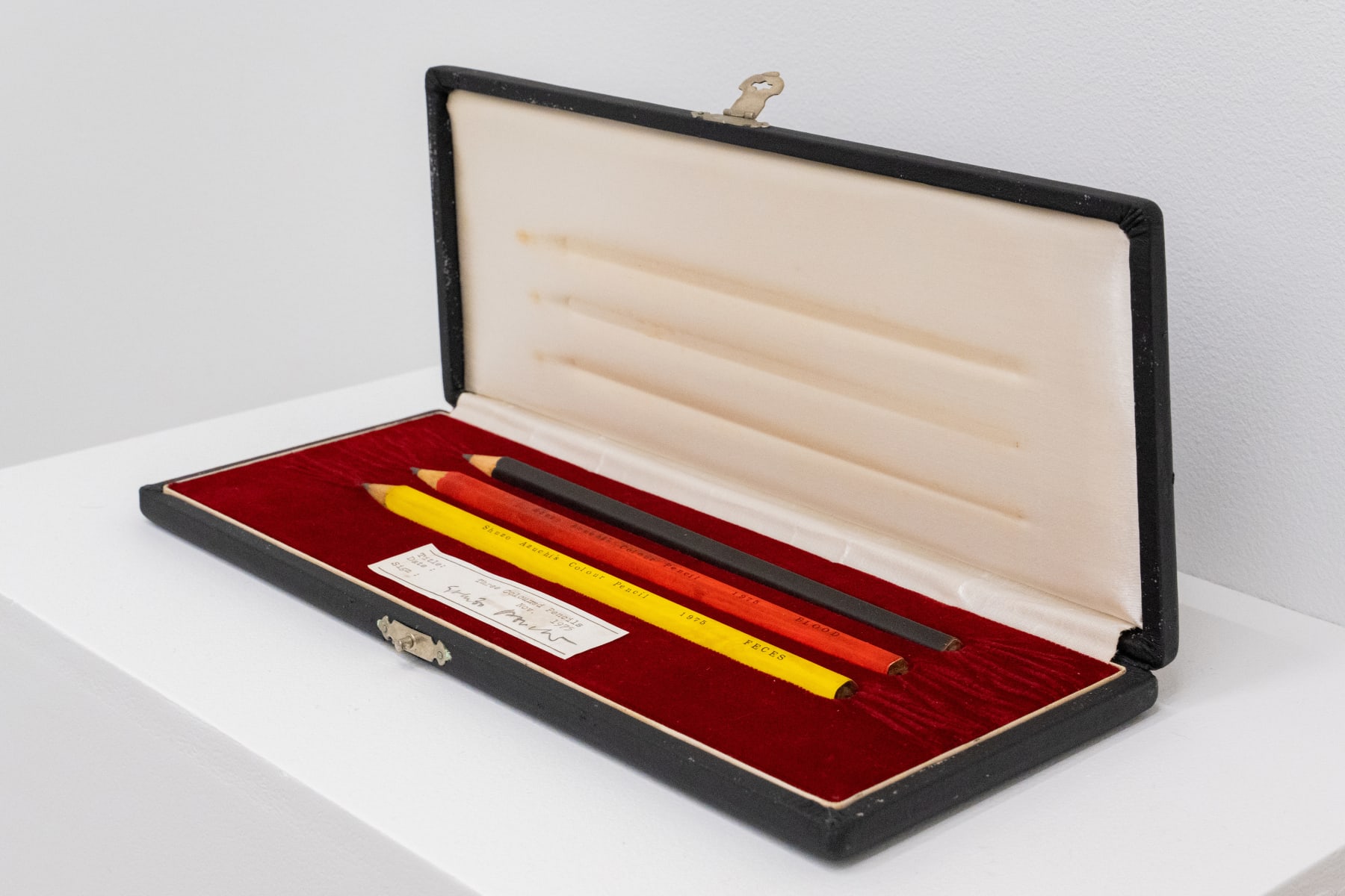 Shuzo Azuchi Gulliver, Three colored pencils : Model-D, 1975