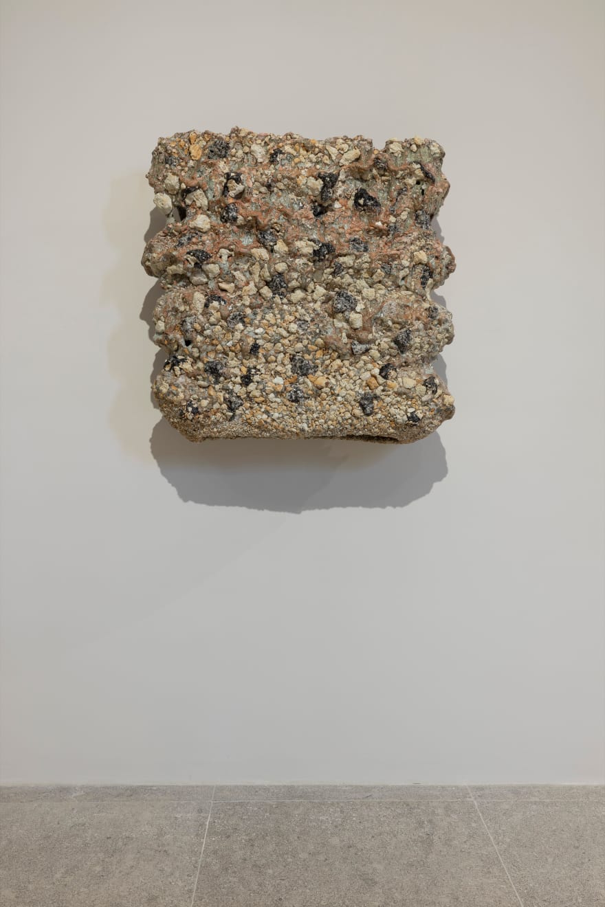 Masaomi Yasunaga, 石と熔け合う器 - Vessel fused with stone, 2022