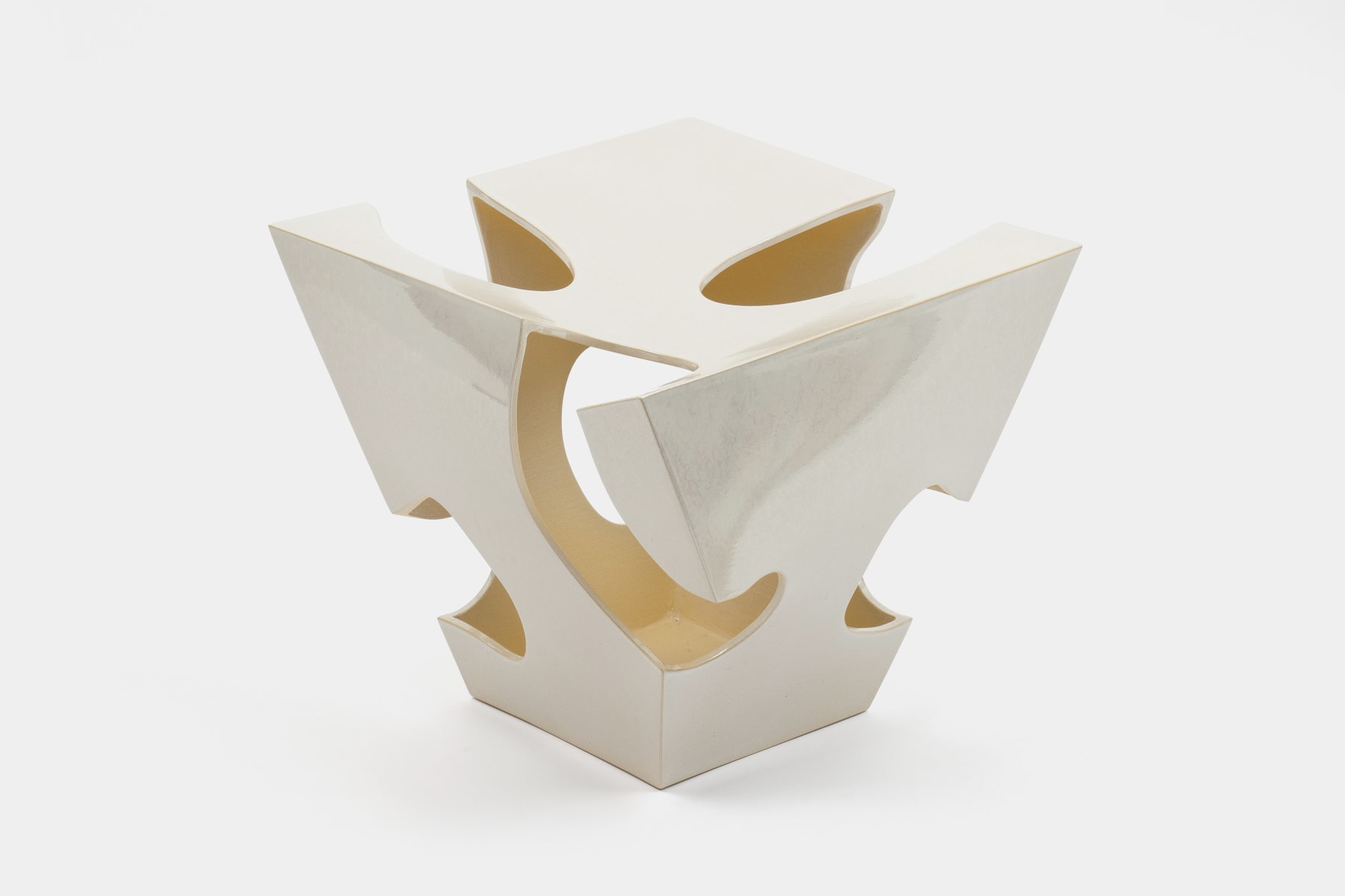 Kiyomizu Rokubey VIII, Bright Ceramic Figure 24－B 輝白陶姿24－B, 2012