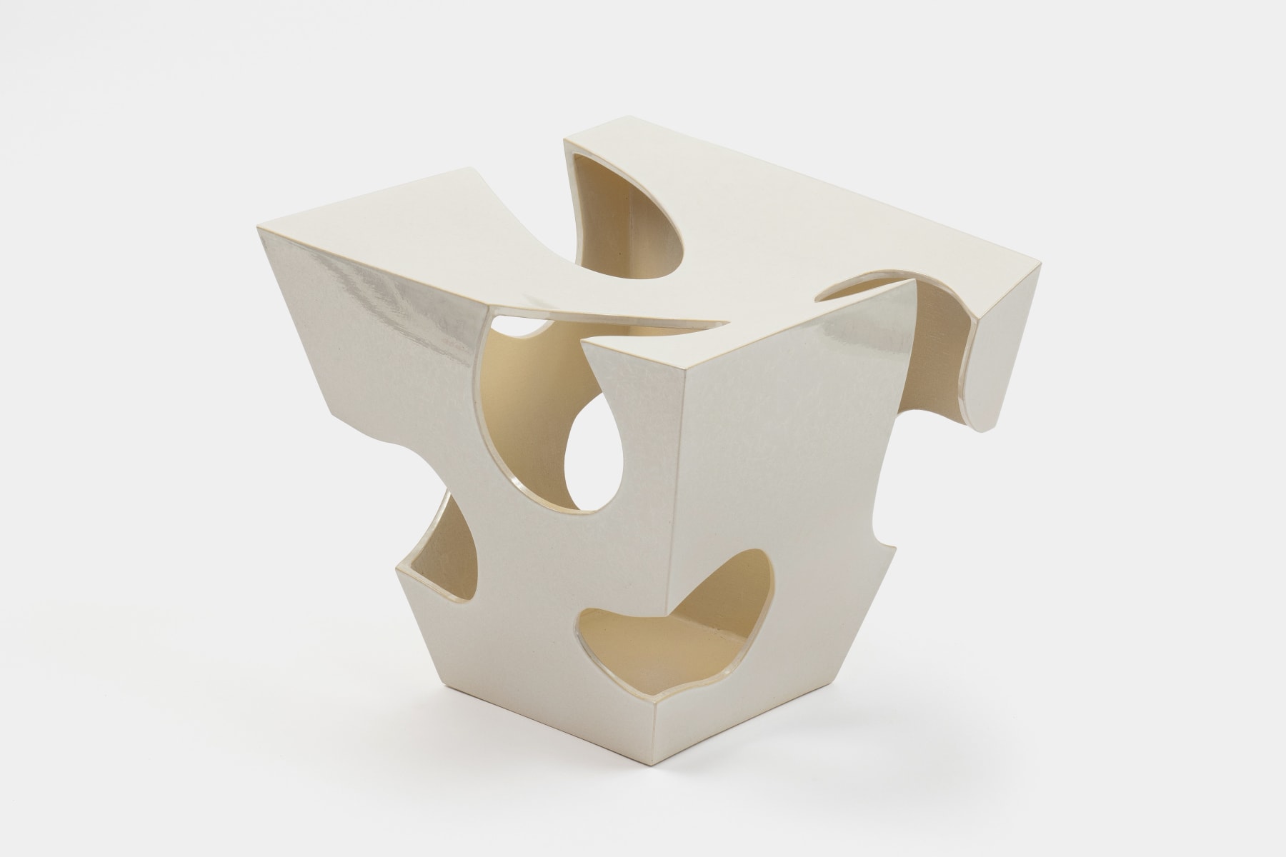 Kiyomizu Rokubey VIII, Bright Ceramic Figure 24－B 輝白陶姿24－B, 2012