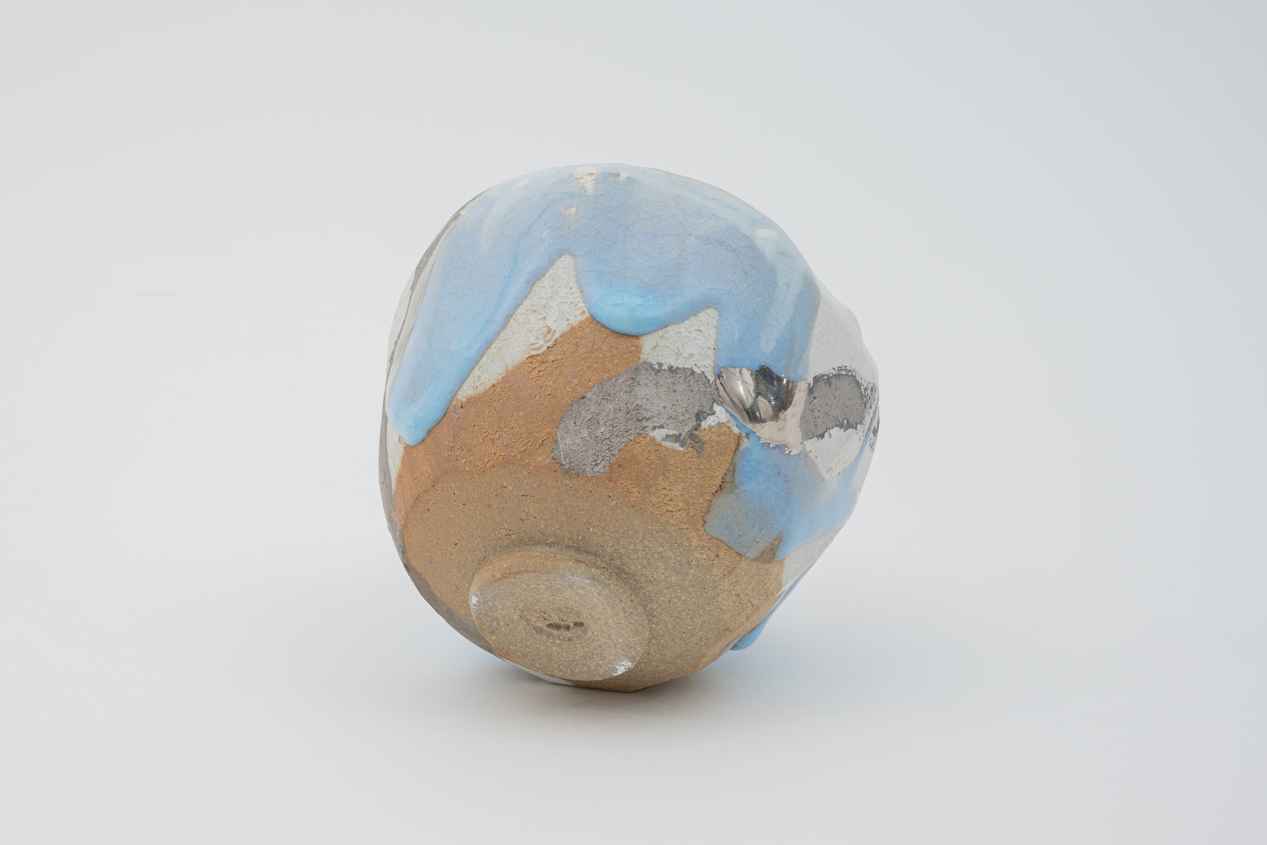 Hosai Matsubayashi XVI, Geppaku glaze with platinum Chawan / 茶盌　月白釉流シプラチナ彩, 2020