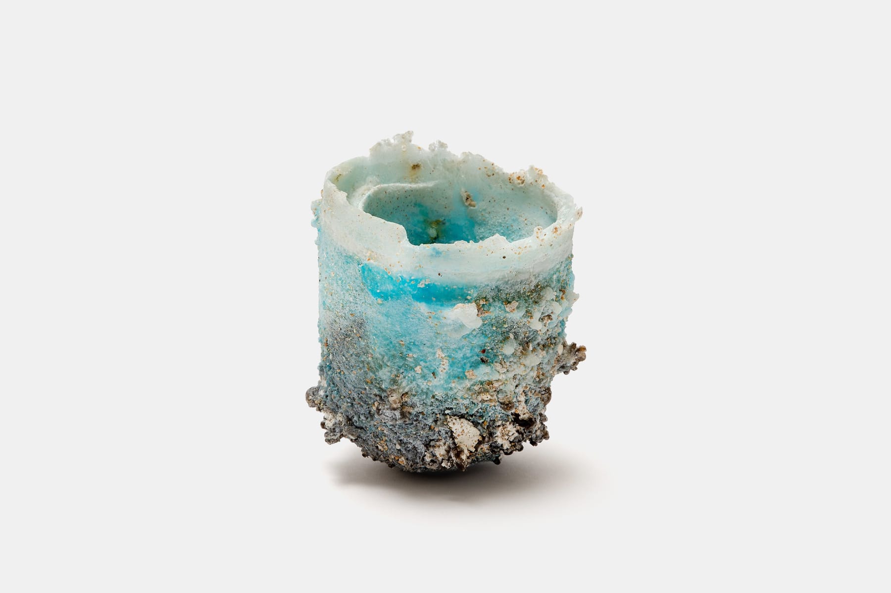 Masaomi Yasunaga, 砕 / crumbling, 2019