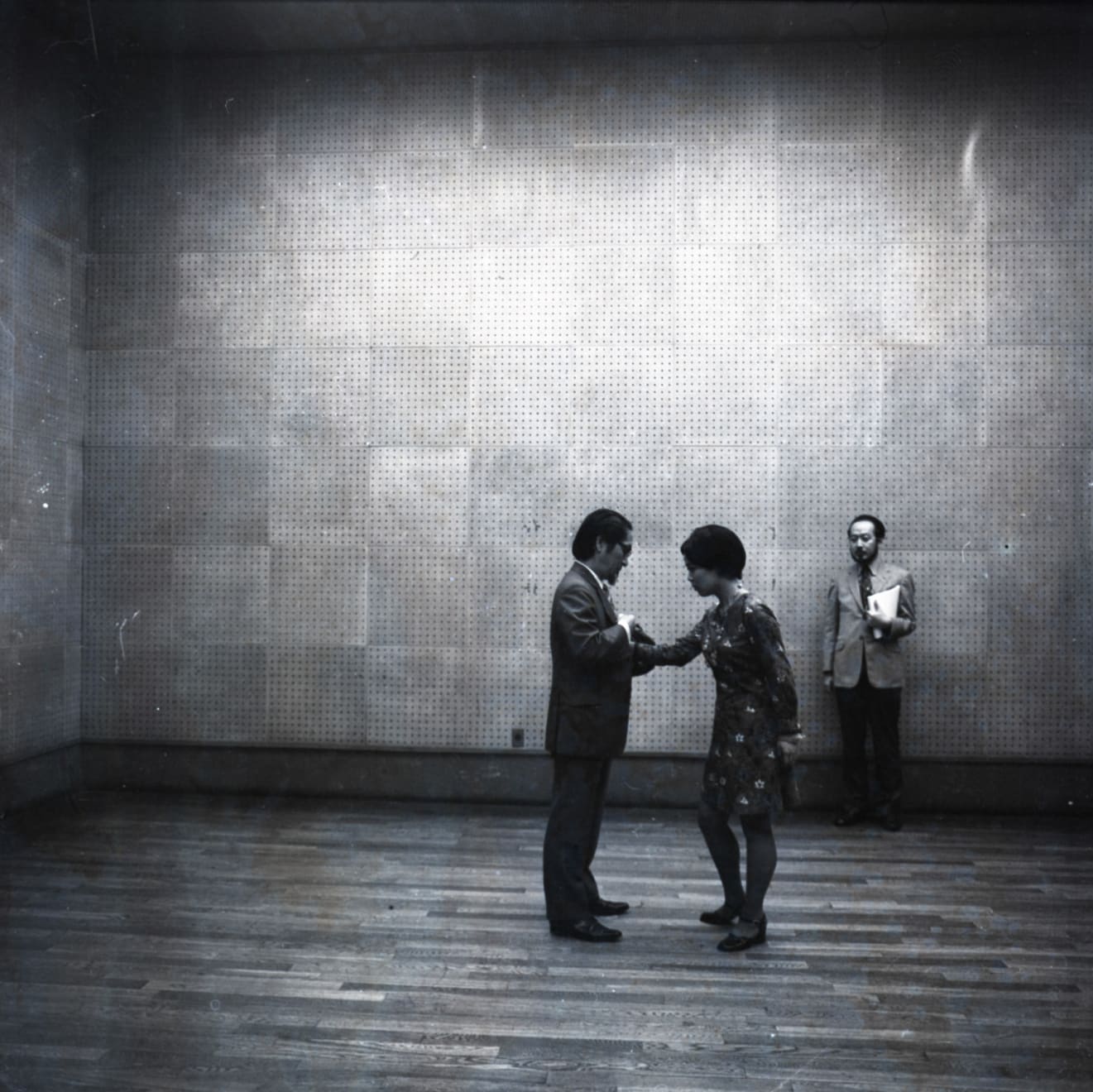 Mitsutoshi Hanaga, Matsuzawa Yutaka Performing "My Own Death" with Tsujimura Kazuko, witnessed by Yamaguchi Katsuhiro, at "Tokyo Biennale 1970" at Tokyo Metropolitan Art Museum, May 10, 1970, 1970