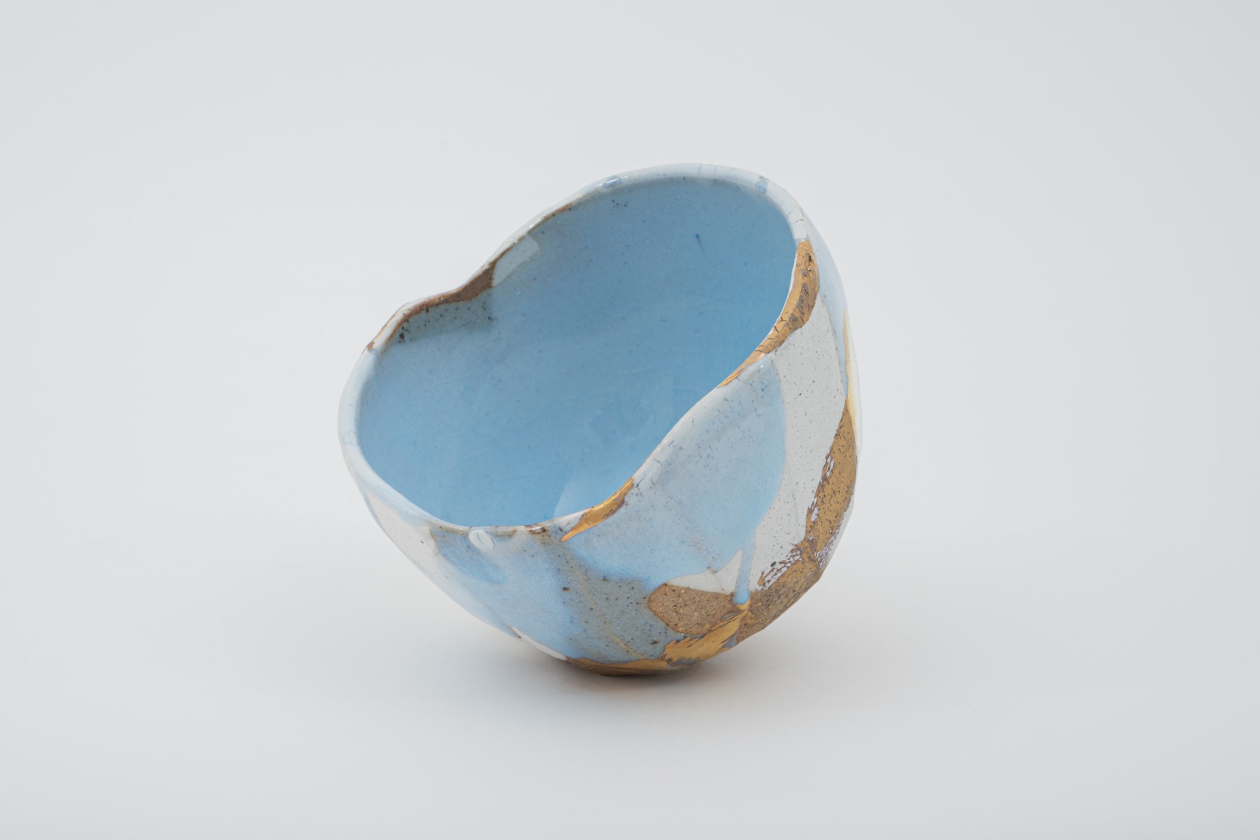 Hosai Matsubayashi XVI, Geppaku glaze with gold Chawan / 月白釉流シ金彩, 2020