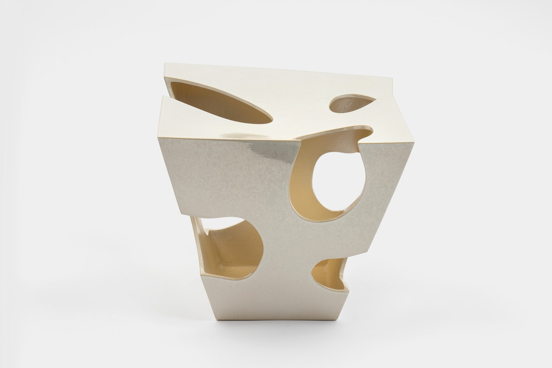 Kiyomizu Rokubey VIII, Bright Ceramic Figure 24－B 輝白陶姿24－B, 2012