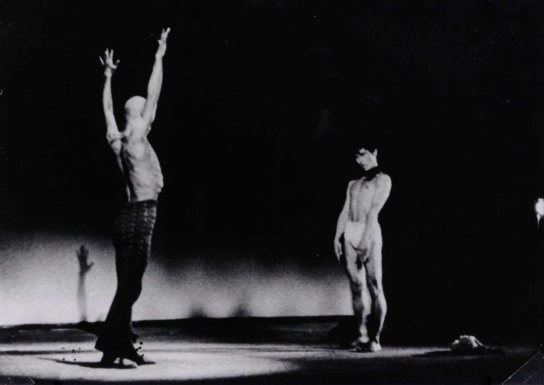Tatsumi Hijikata - Archive, 大辻清司: 禁色（改訂版）, Photograph by Kiyoji Ōtsuji, Forbidden Colors 2nd Performance, 1959