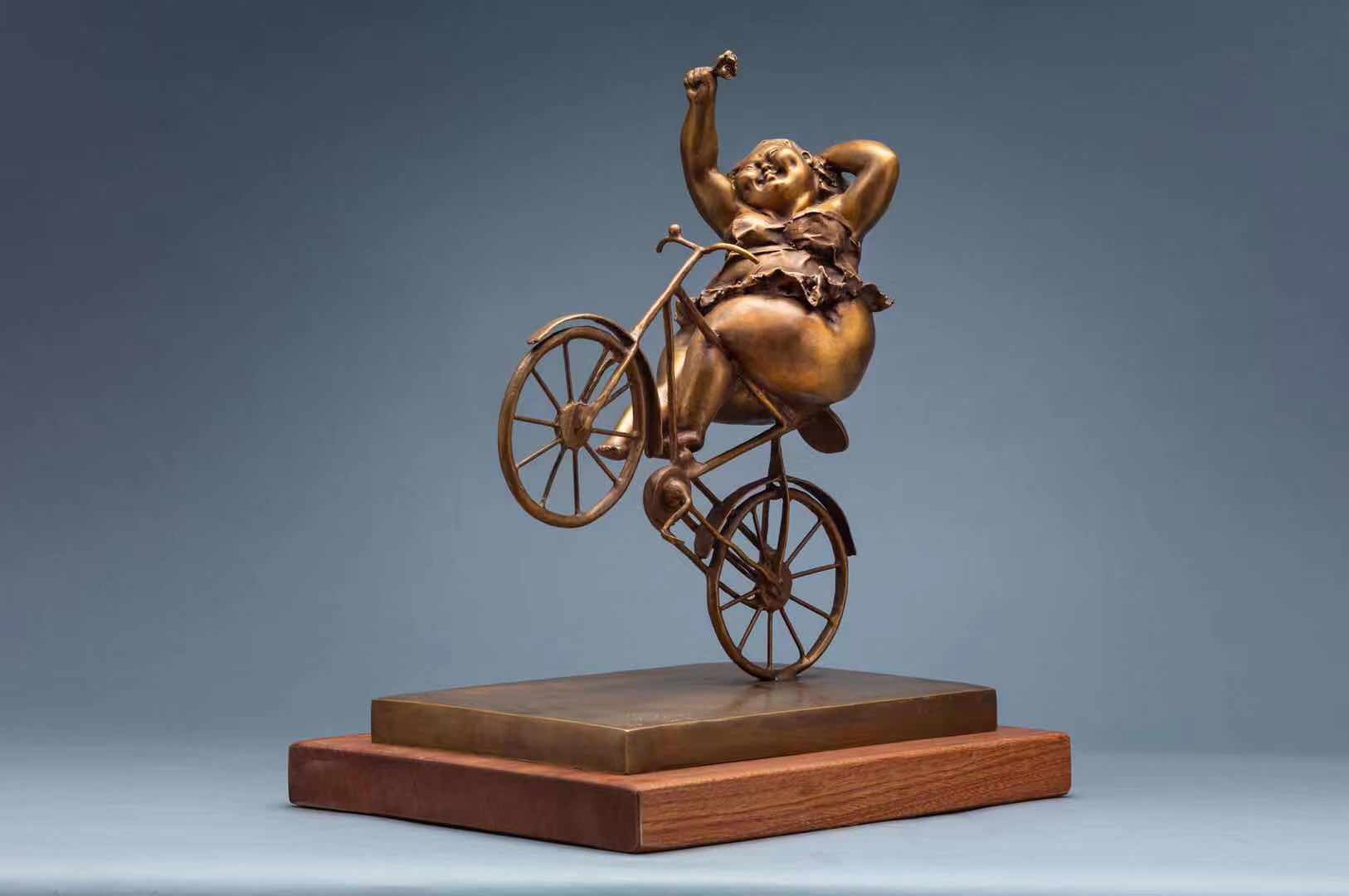 Xu Hongfei 許鴻飛, Riding on Sunshine 歡笑, 2019