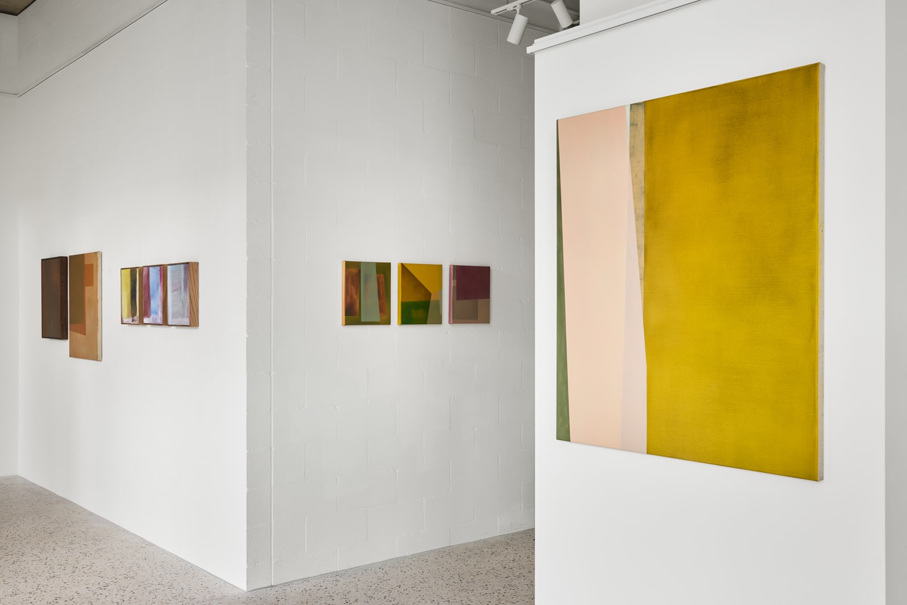 Caroline Collom, Rosefilter