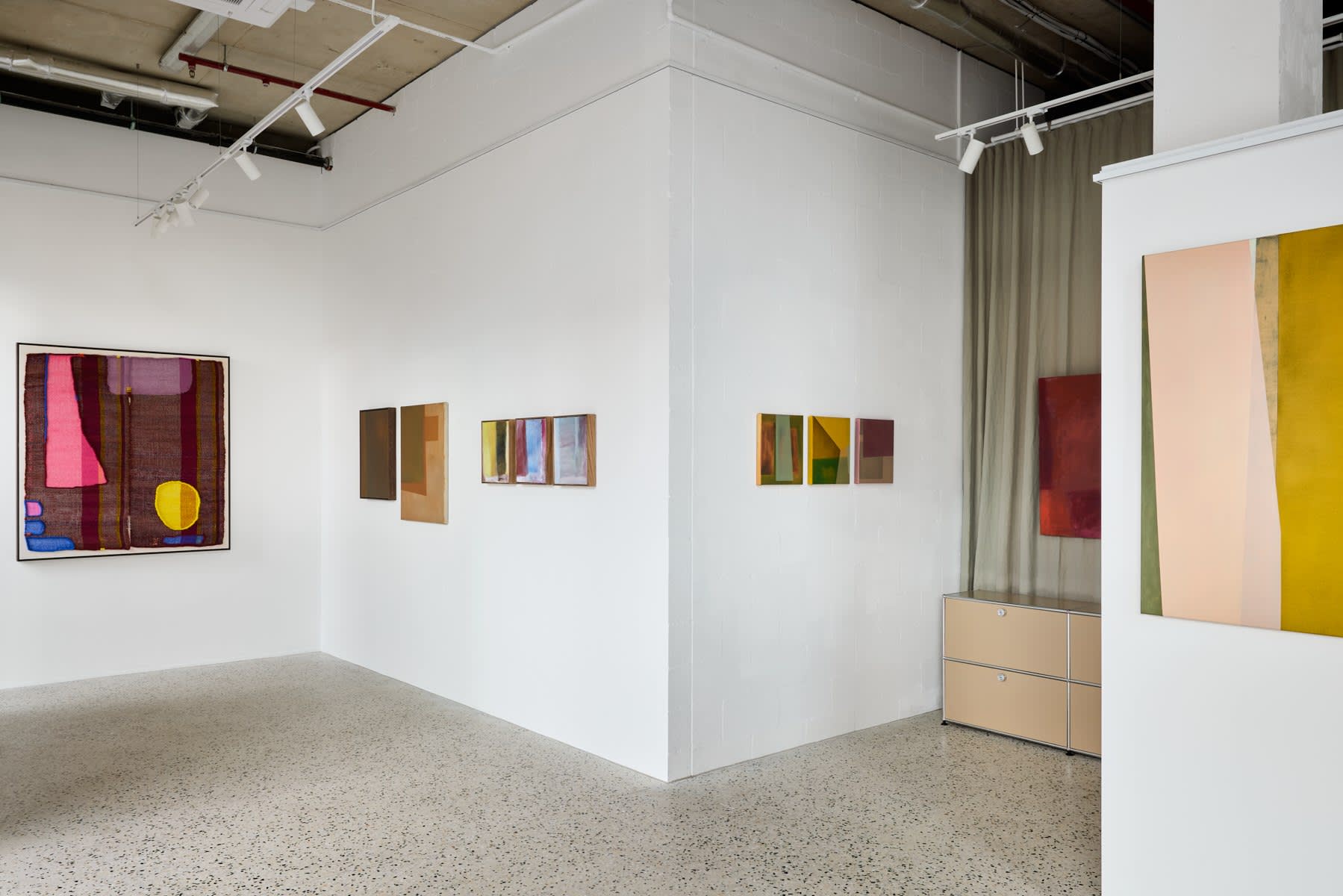 Caroline Collom, Signals in the Dust