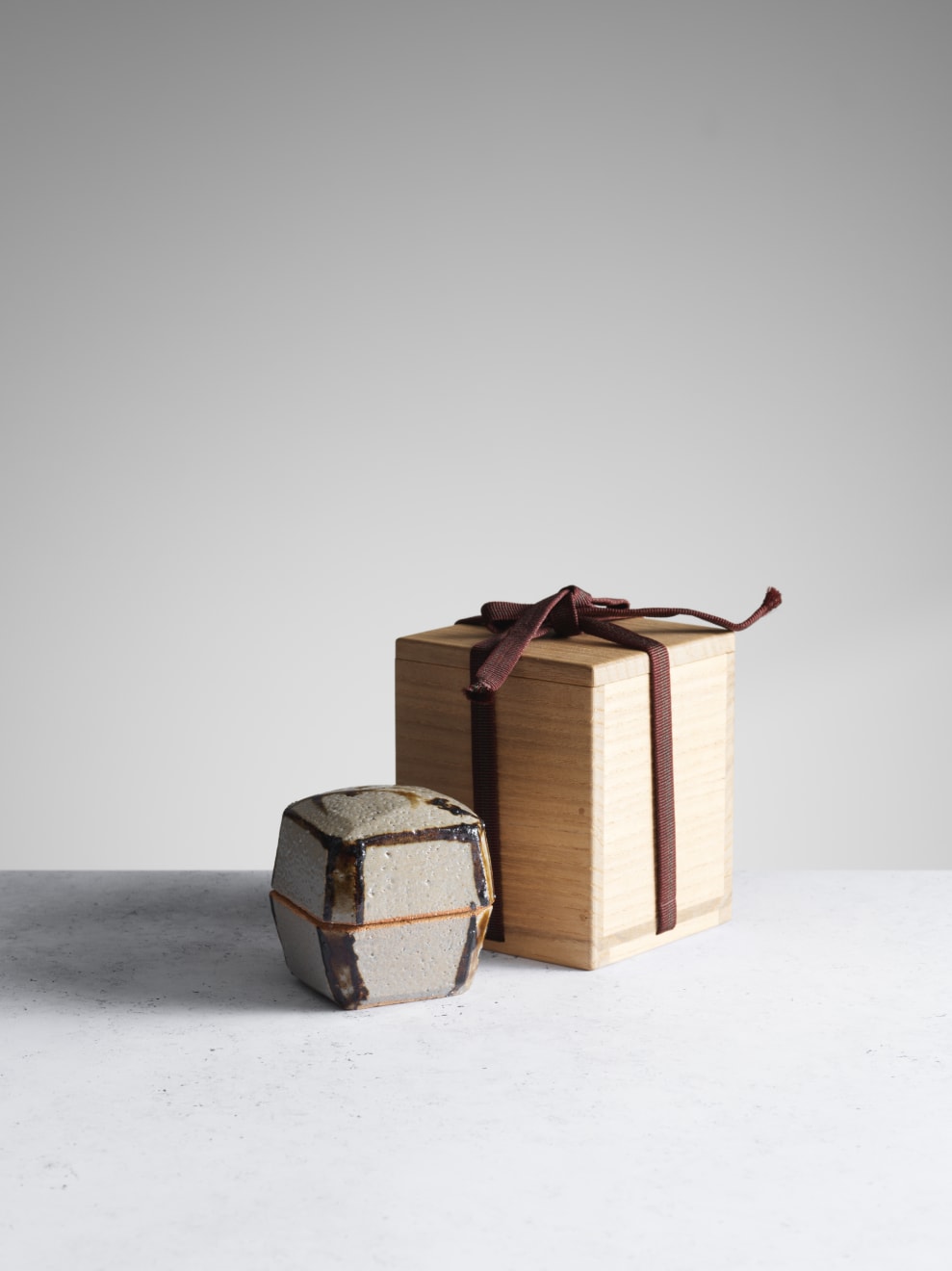 Shoji Hamada, Lidded box, c1950