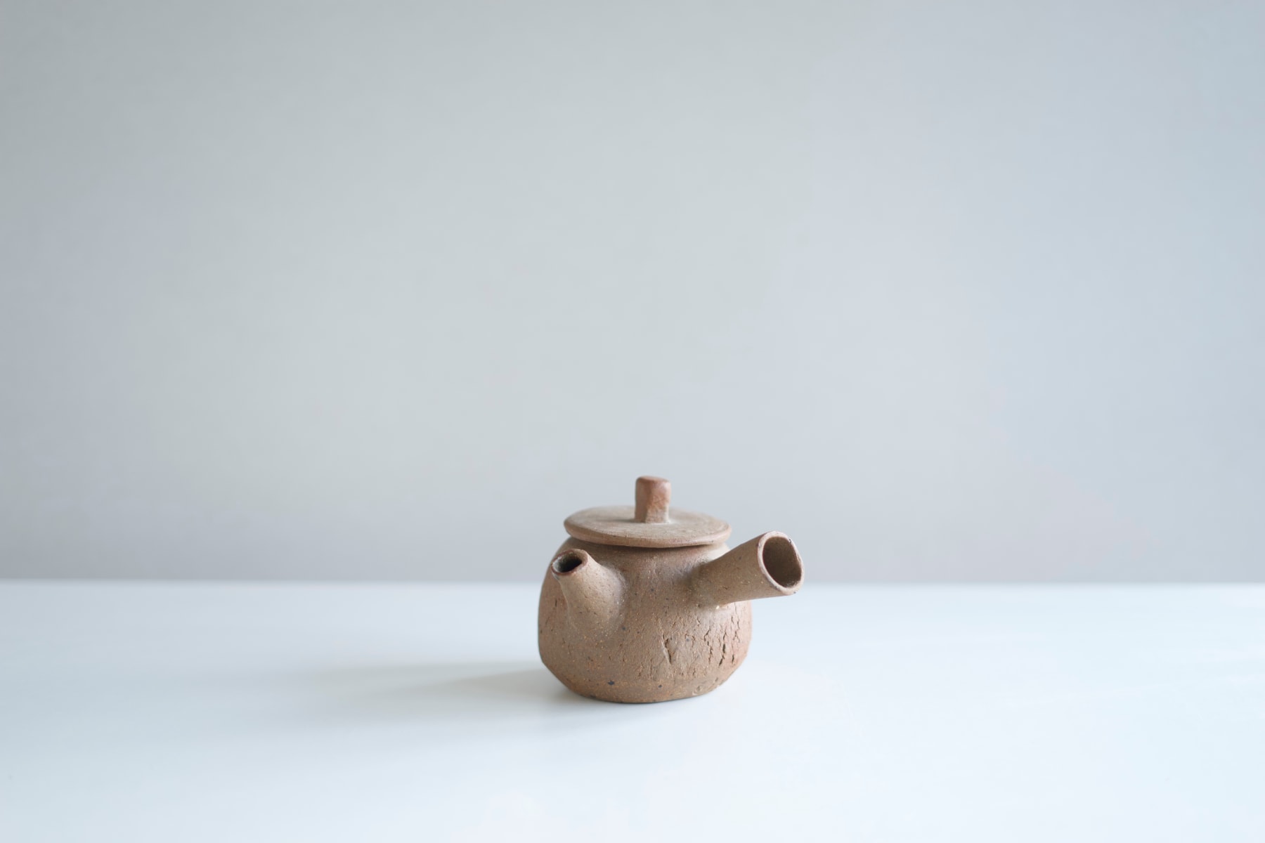 Janet Leach, Teapot with side handle