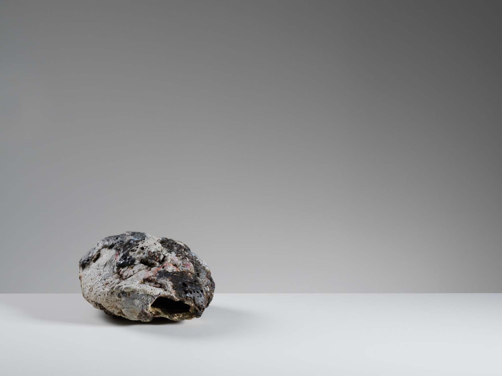 Ewen Henderson, Enclosed Form, c1999