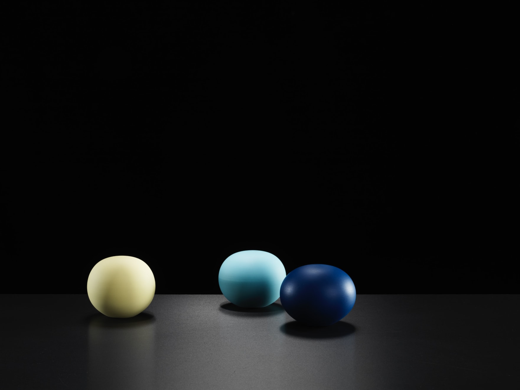 Niisato Akio, Light Blue Porcelain Sphere, 2019