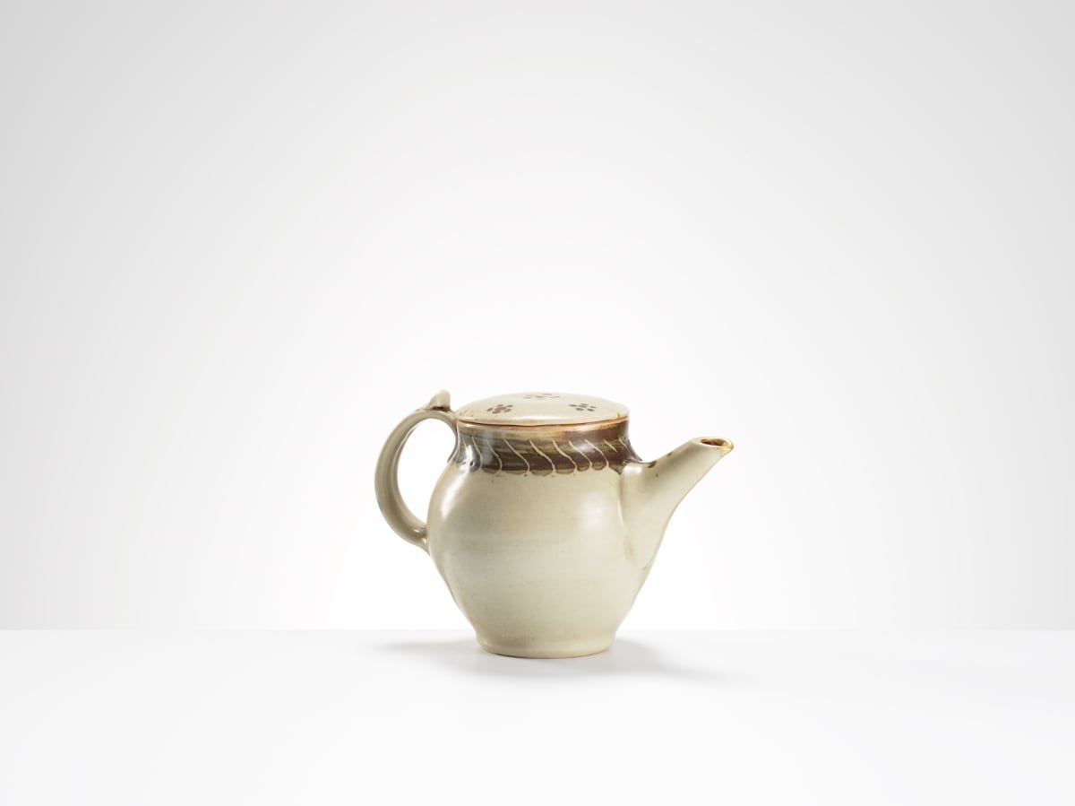 Bernard Leach, teapot with gold repair