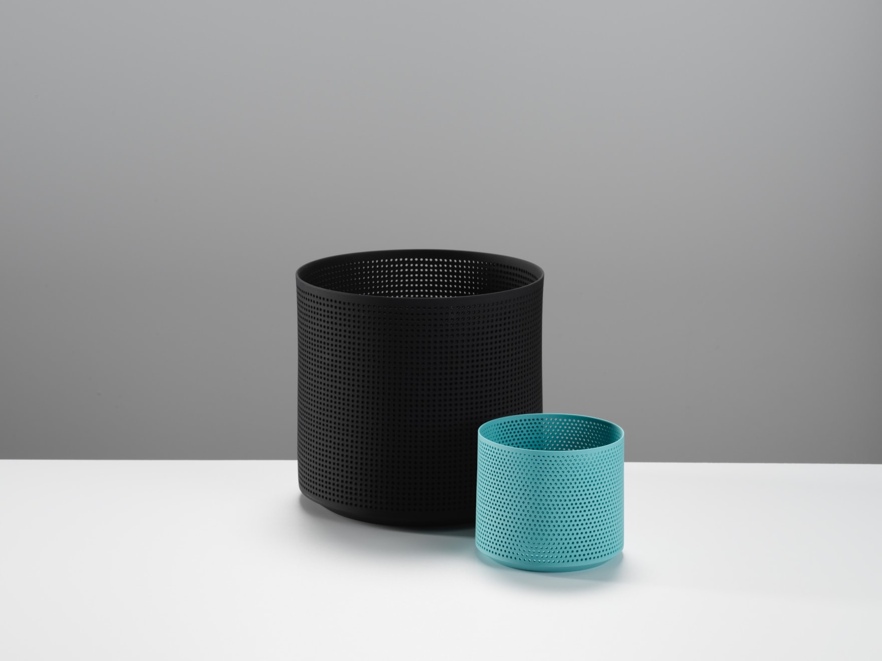 Niisato Akio, Blue Cylinder Vase, 2021