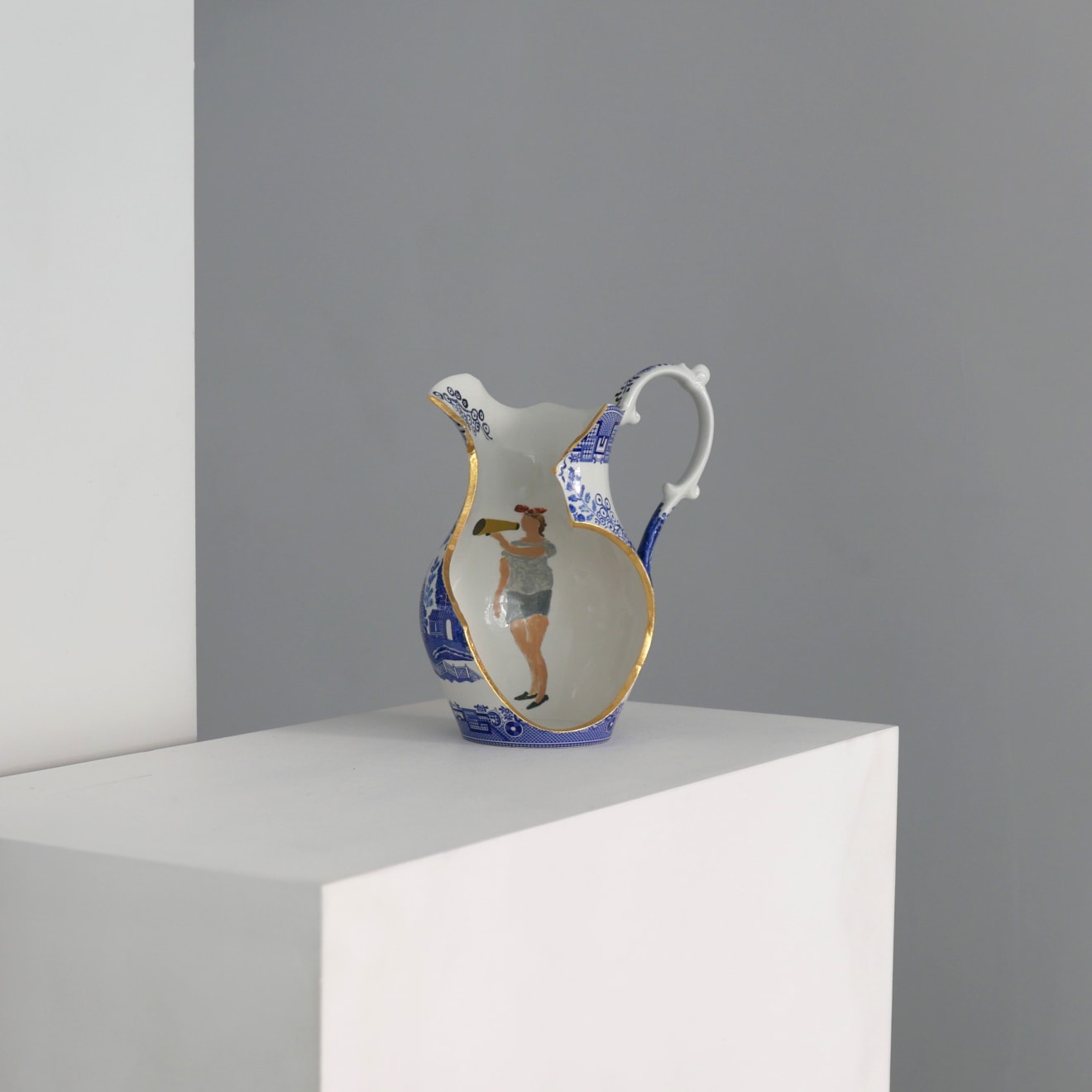 Charlotte Hodes, Jug
