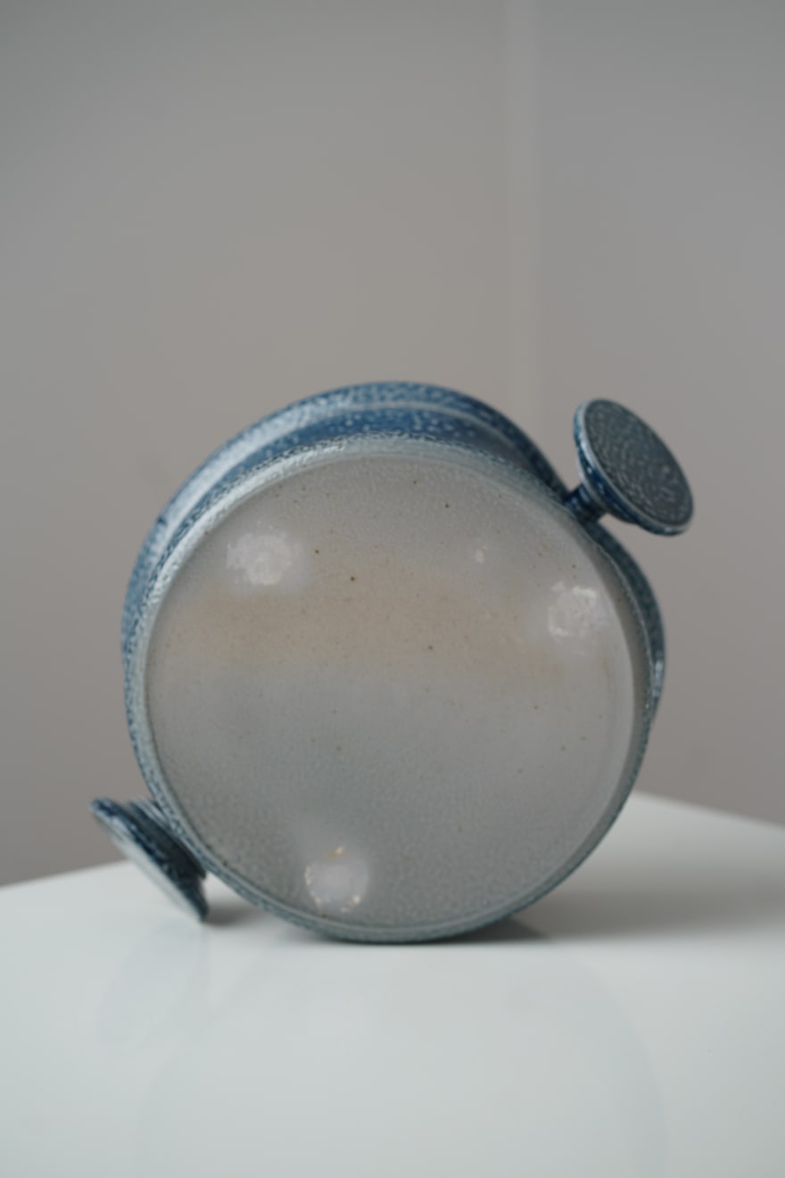 Steve Harrison, Bowl with twin handles, 1995