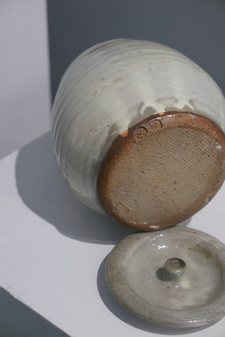 Bernard Leach, White Lidded Jar