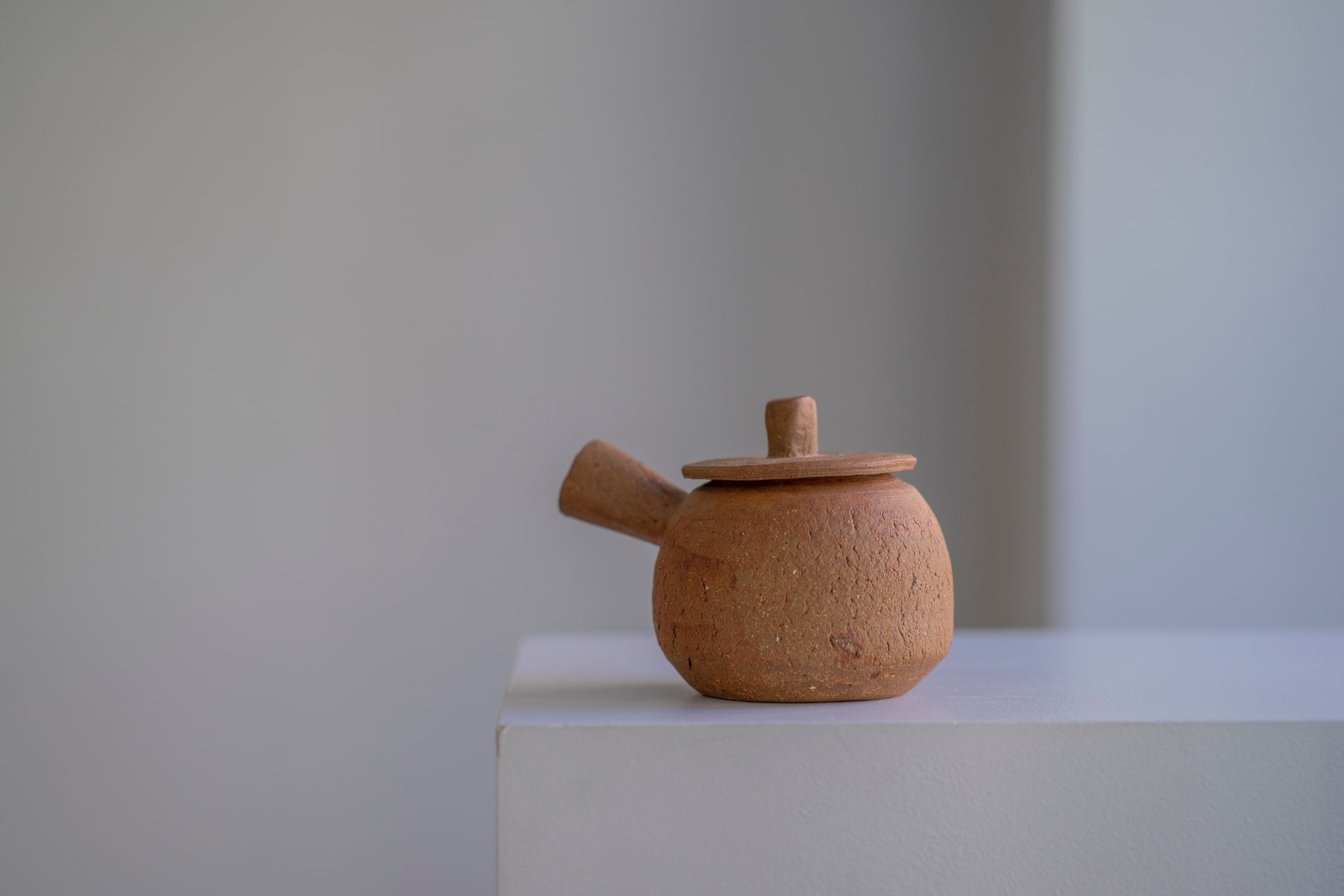 Janet Leach, Teapot with side handle