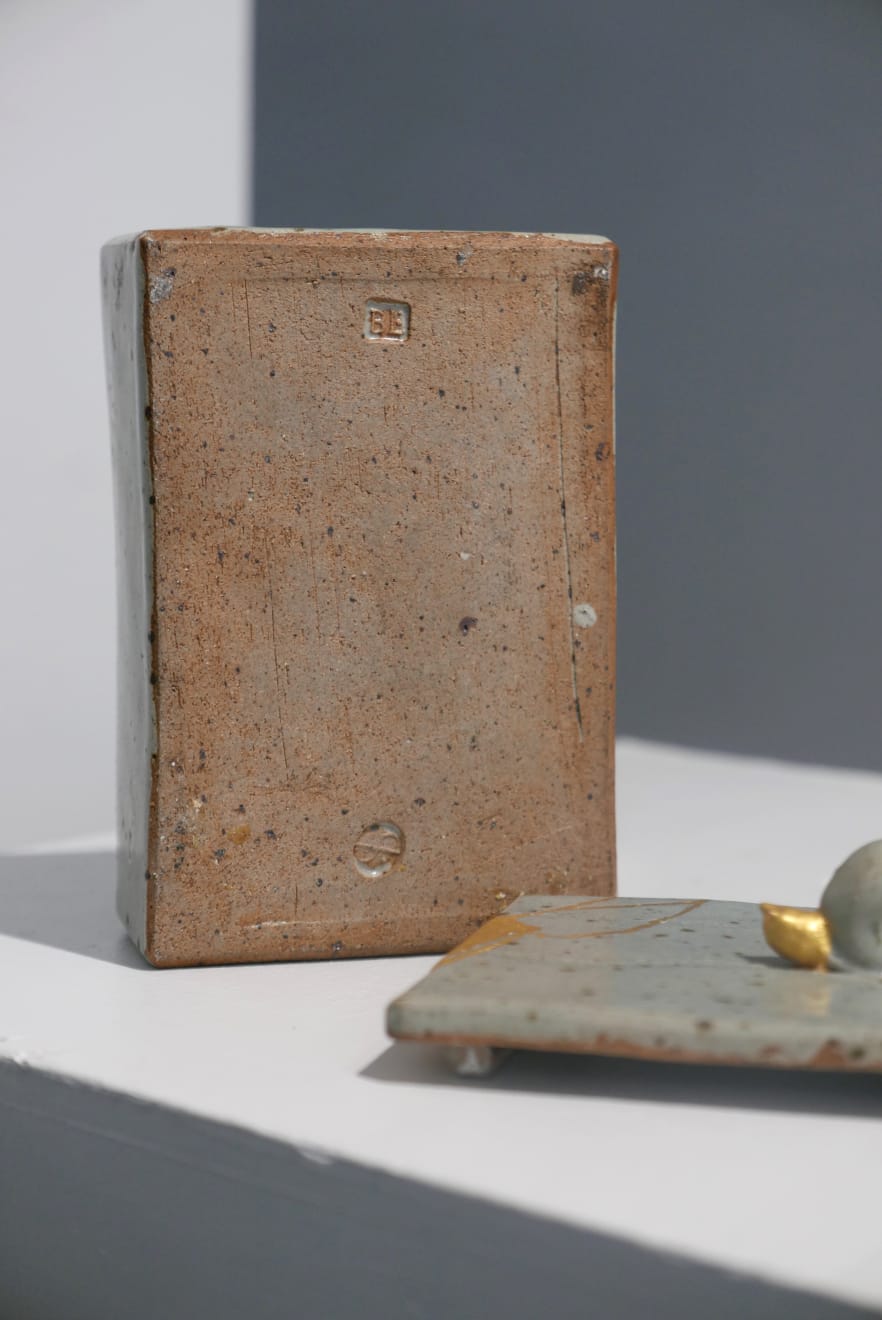 Bernard Leach, Stoneware Lidded Box with Snail