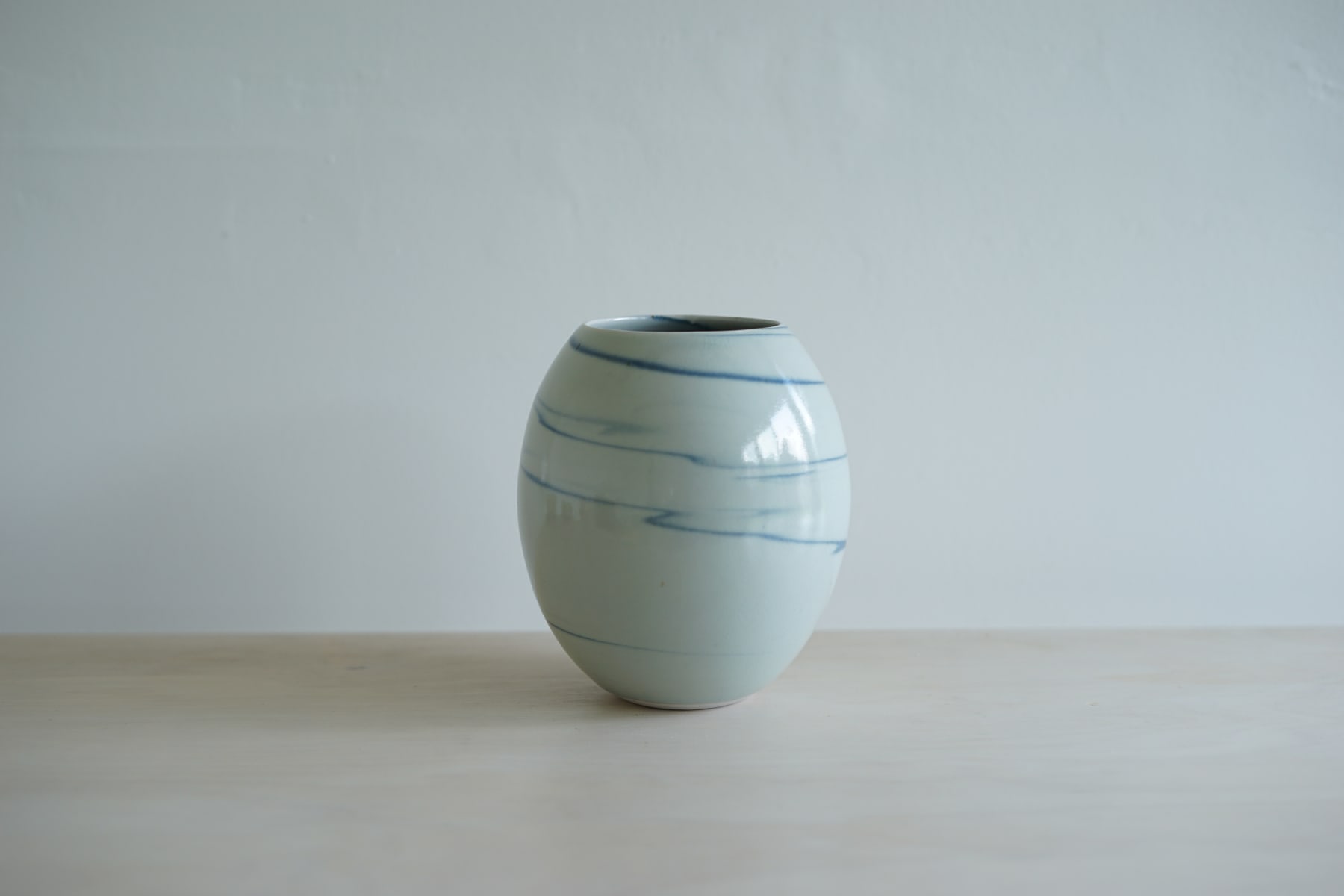 Joanna Constantinidis, Vase
