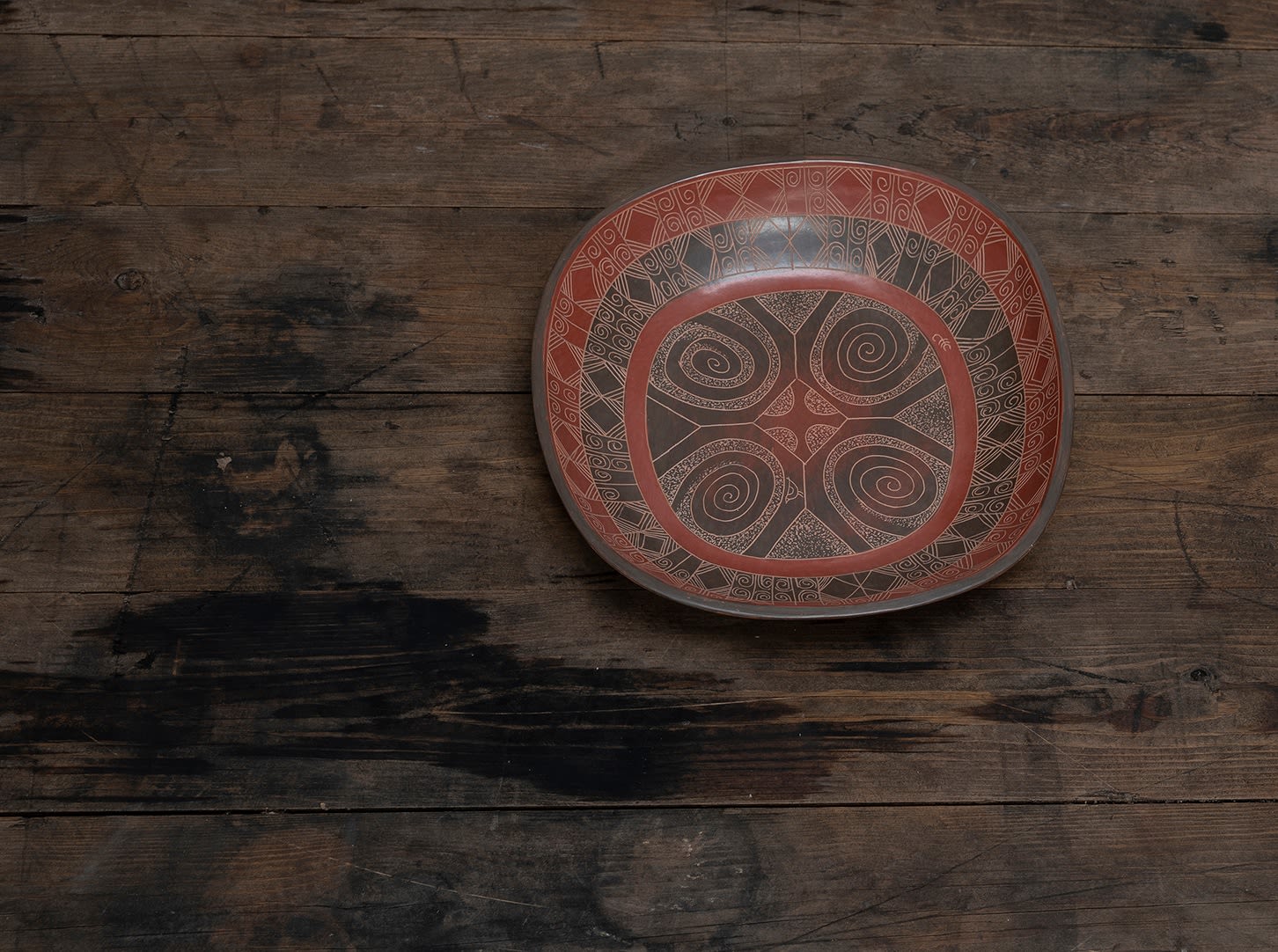 Siddig El Nigoumi, Large Squared Dish, 1986