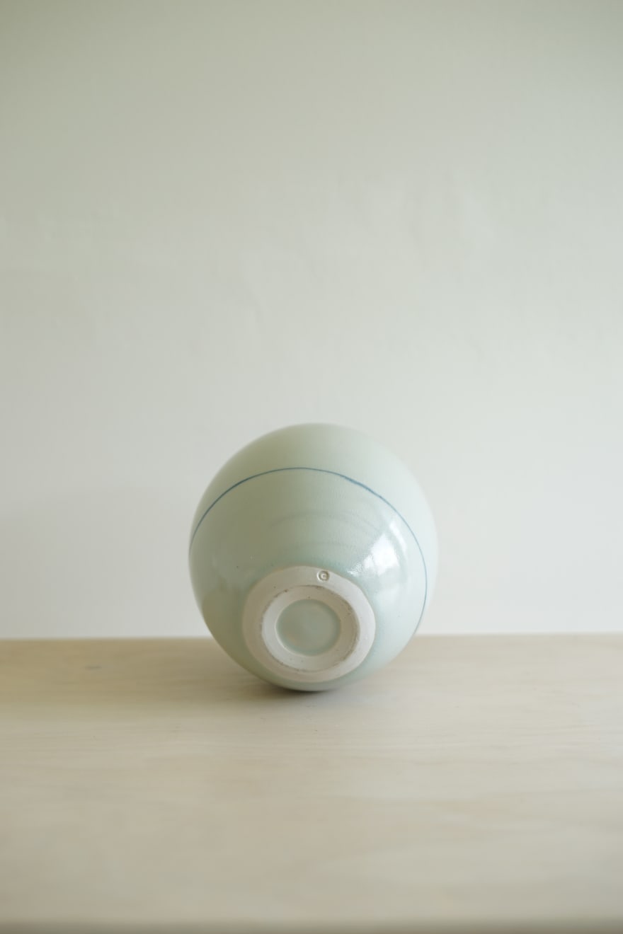 Joanna Constantinidis, Vase