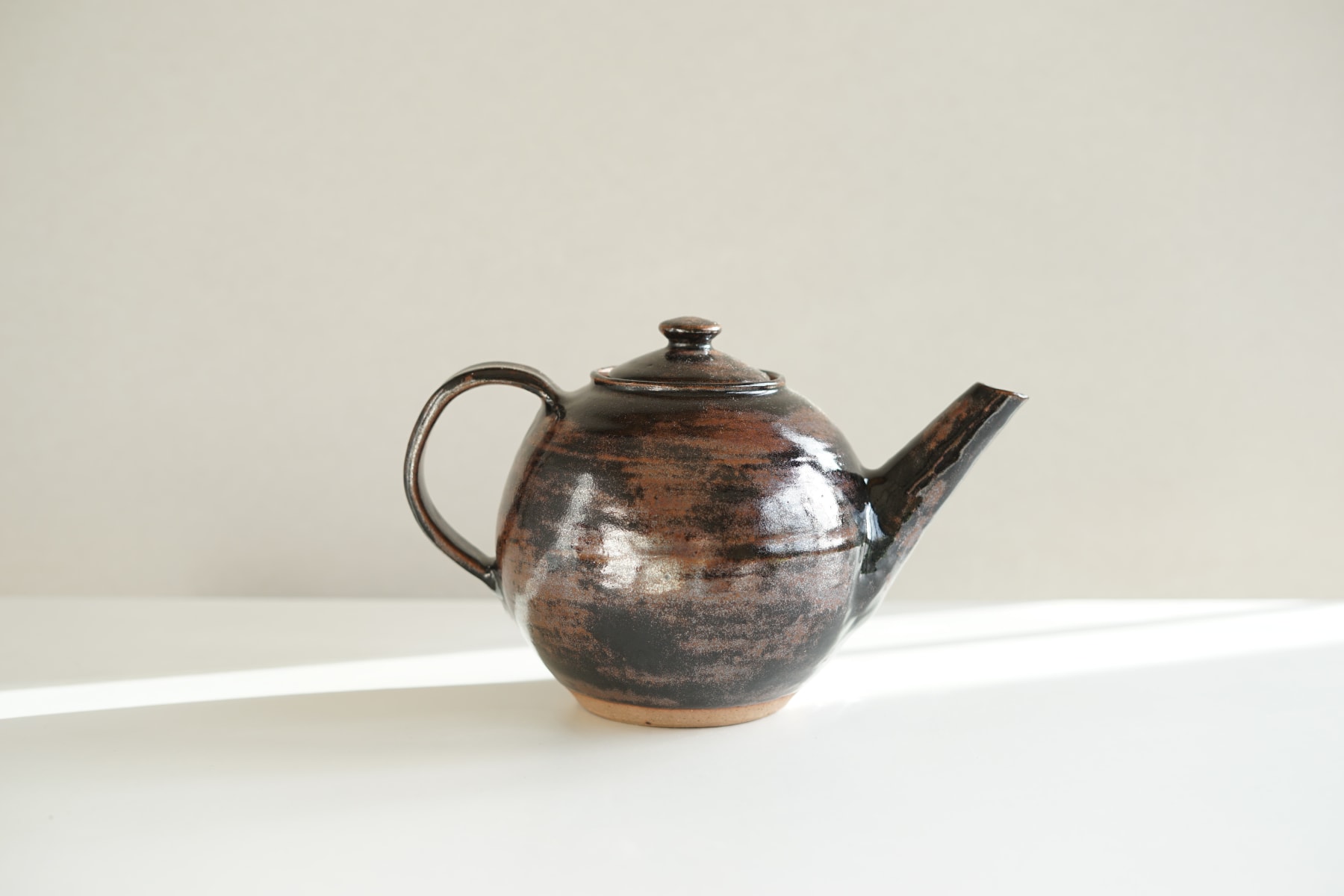 Katharine Pleydell-Bouverie, Teapot, 1981