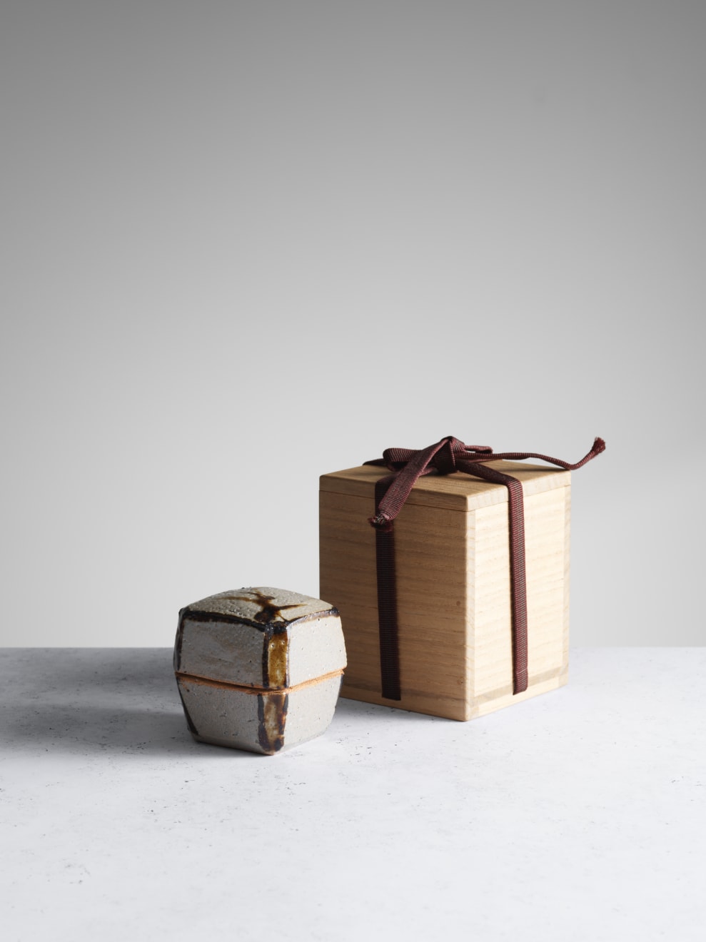 Shoji Hamada, Lidded box, c1950