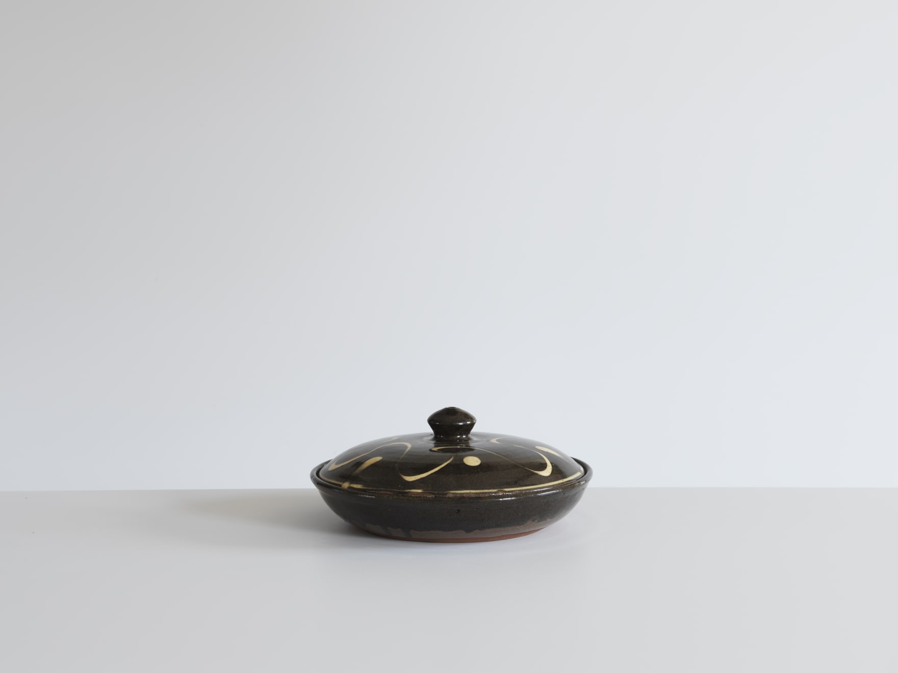 Winchcombe pottery, Early lidded pot