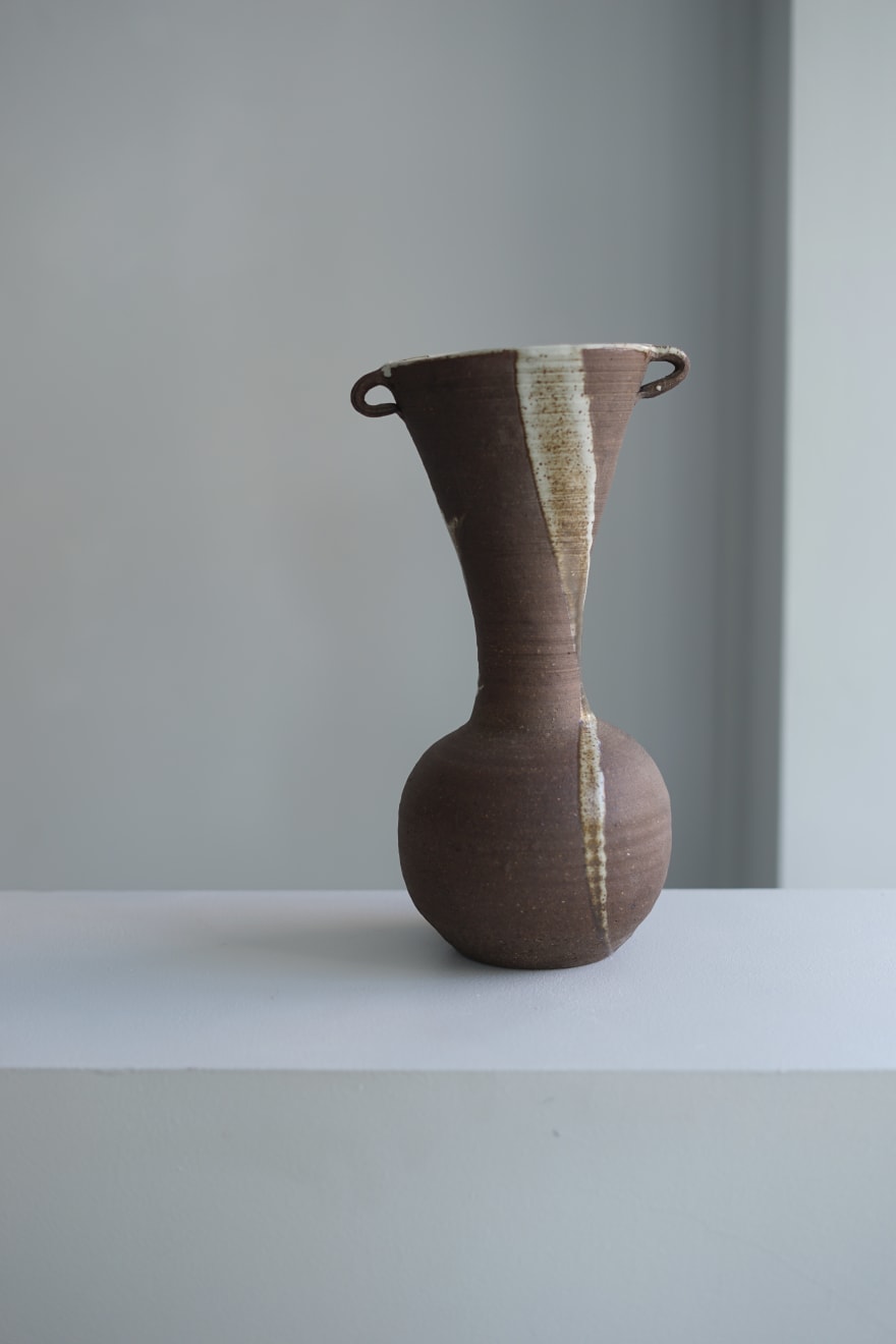 Janet Leach, Tall Vase with lugs