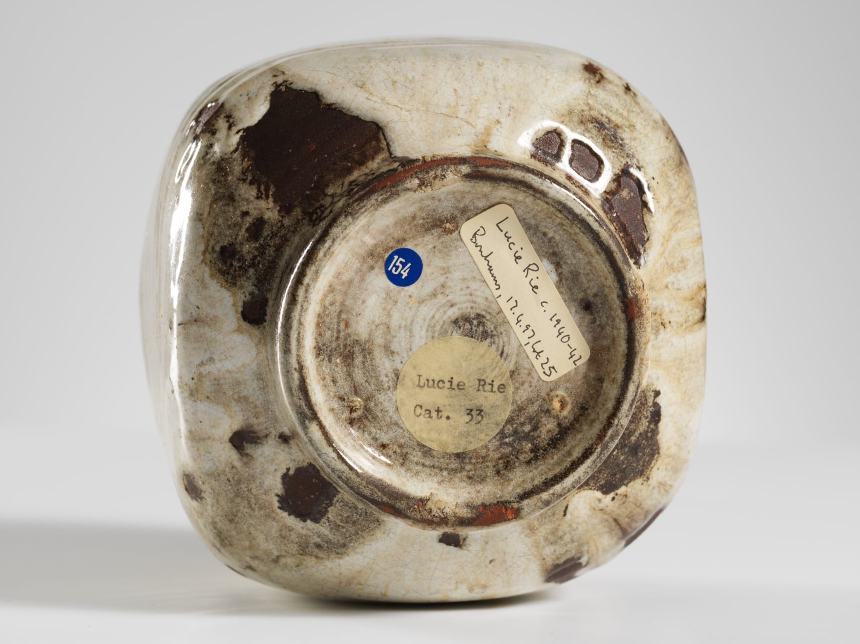 Lucie Rie, Squared Pot, c. 1940s