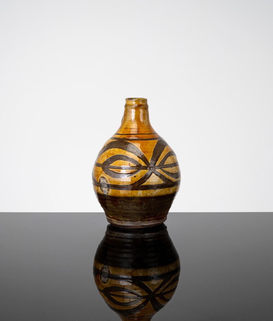 Michael Cardew, Flagon