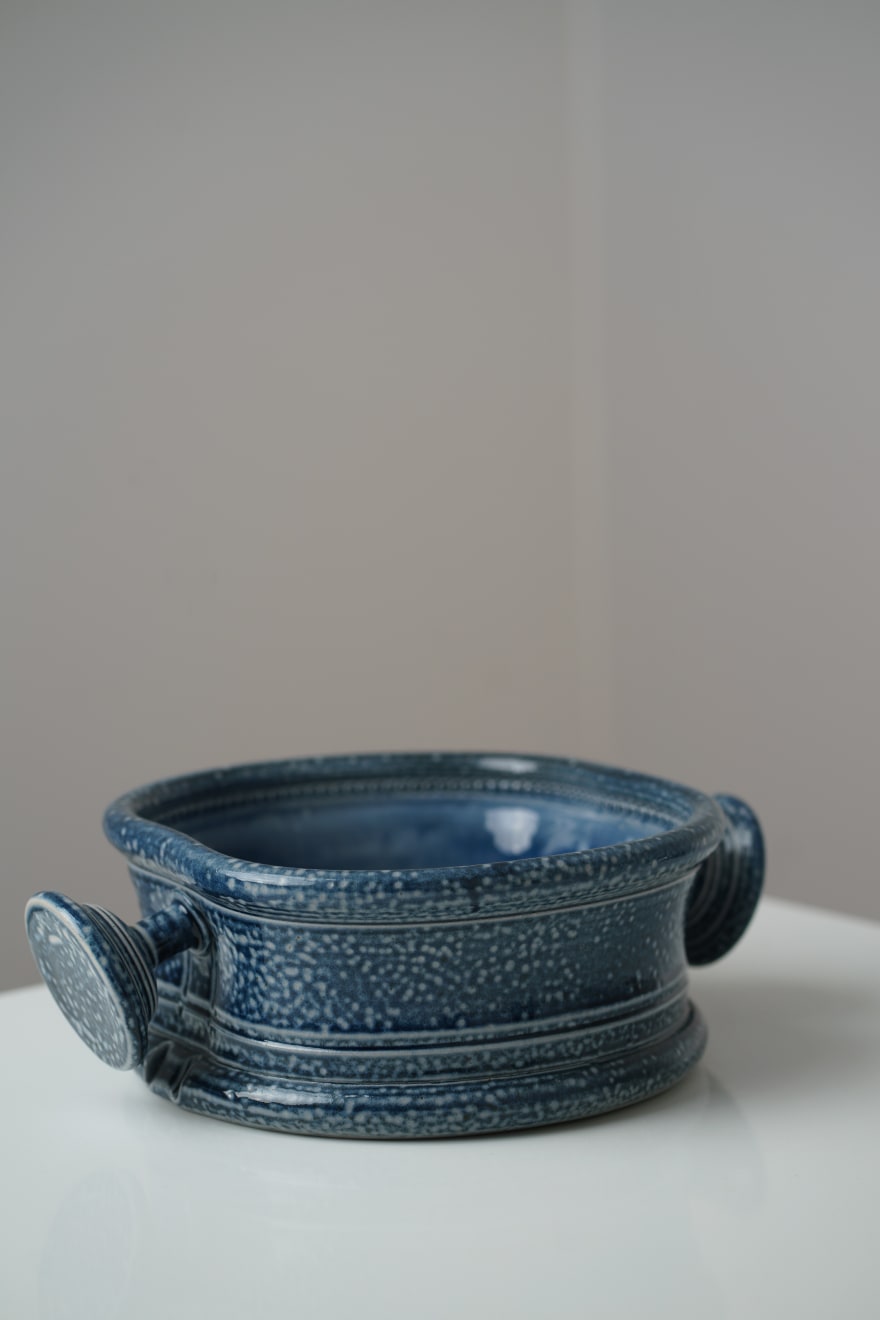 Steve Harrison, Bowl with twin handles, 1995