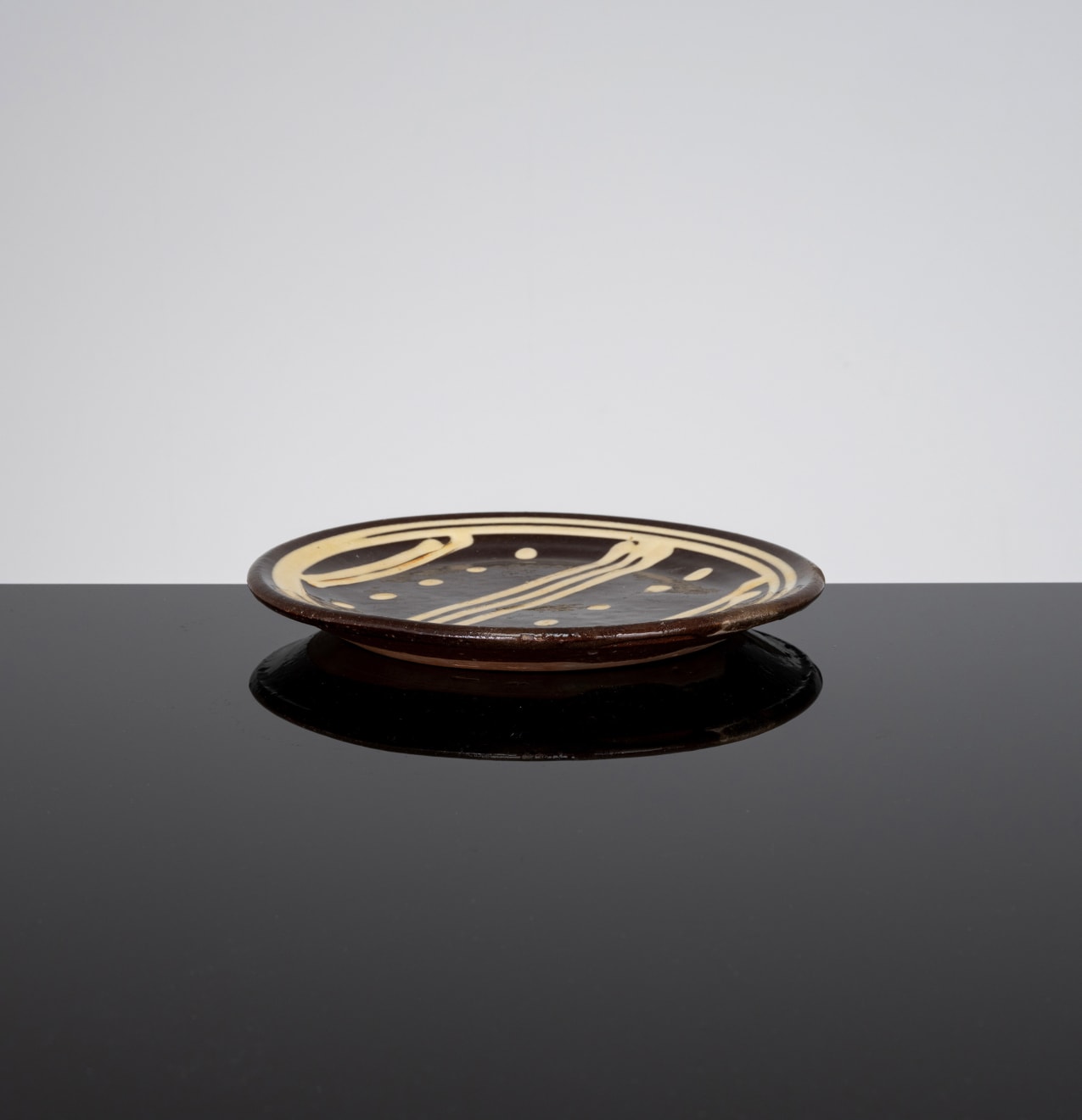 Michael Cardew, Slipware Plate, c1930s