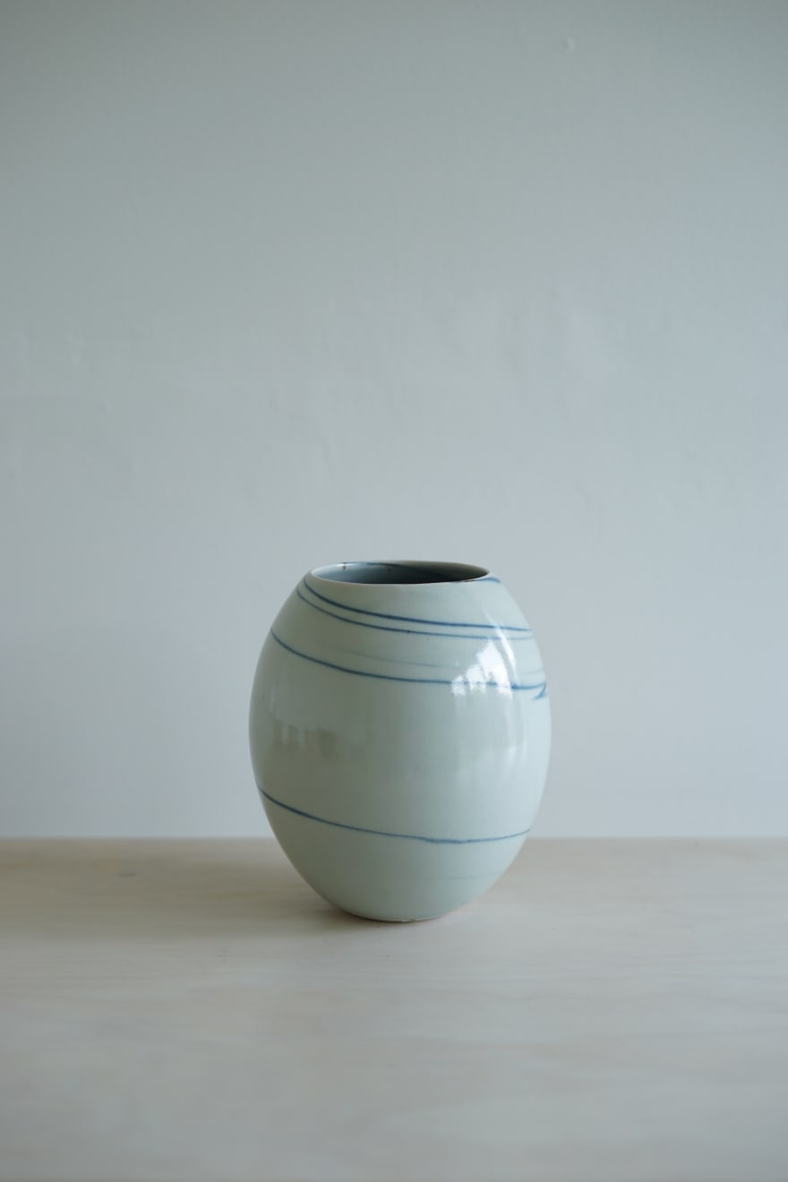 Joanna Constantinidis, Vase