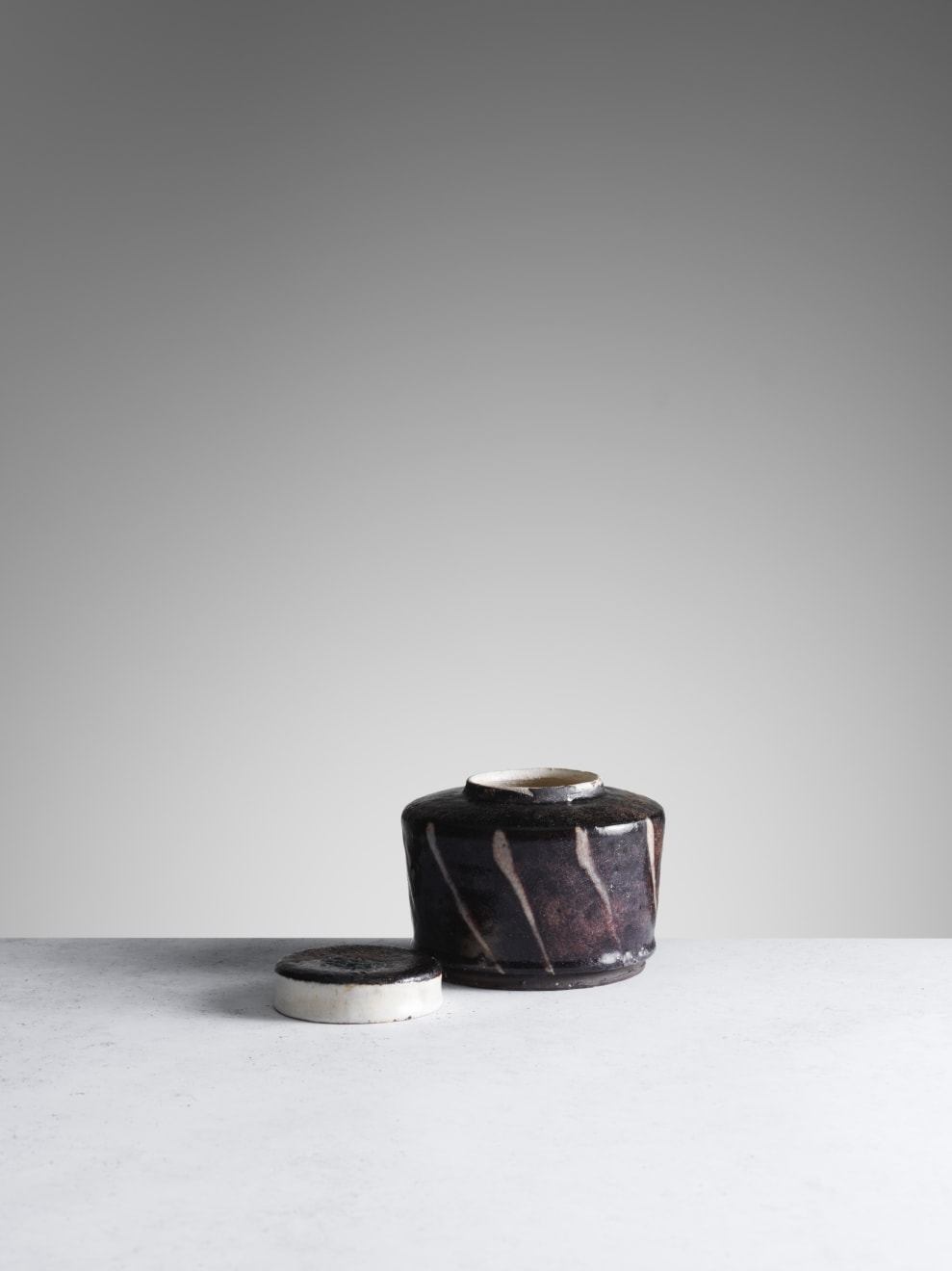 Inger Rokkjaer, Lidded Jar, 2004