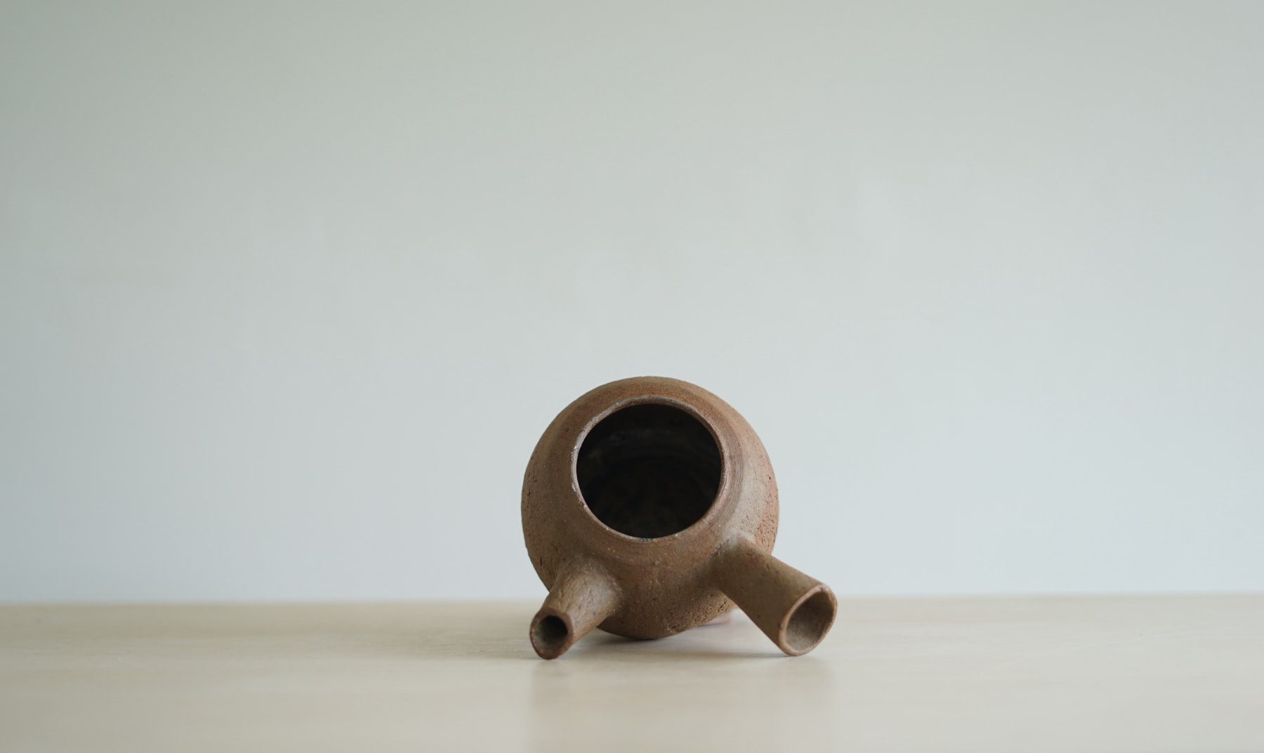 Janet Leach, Teapot with side handle