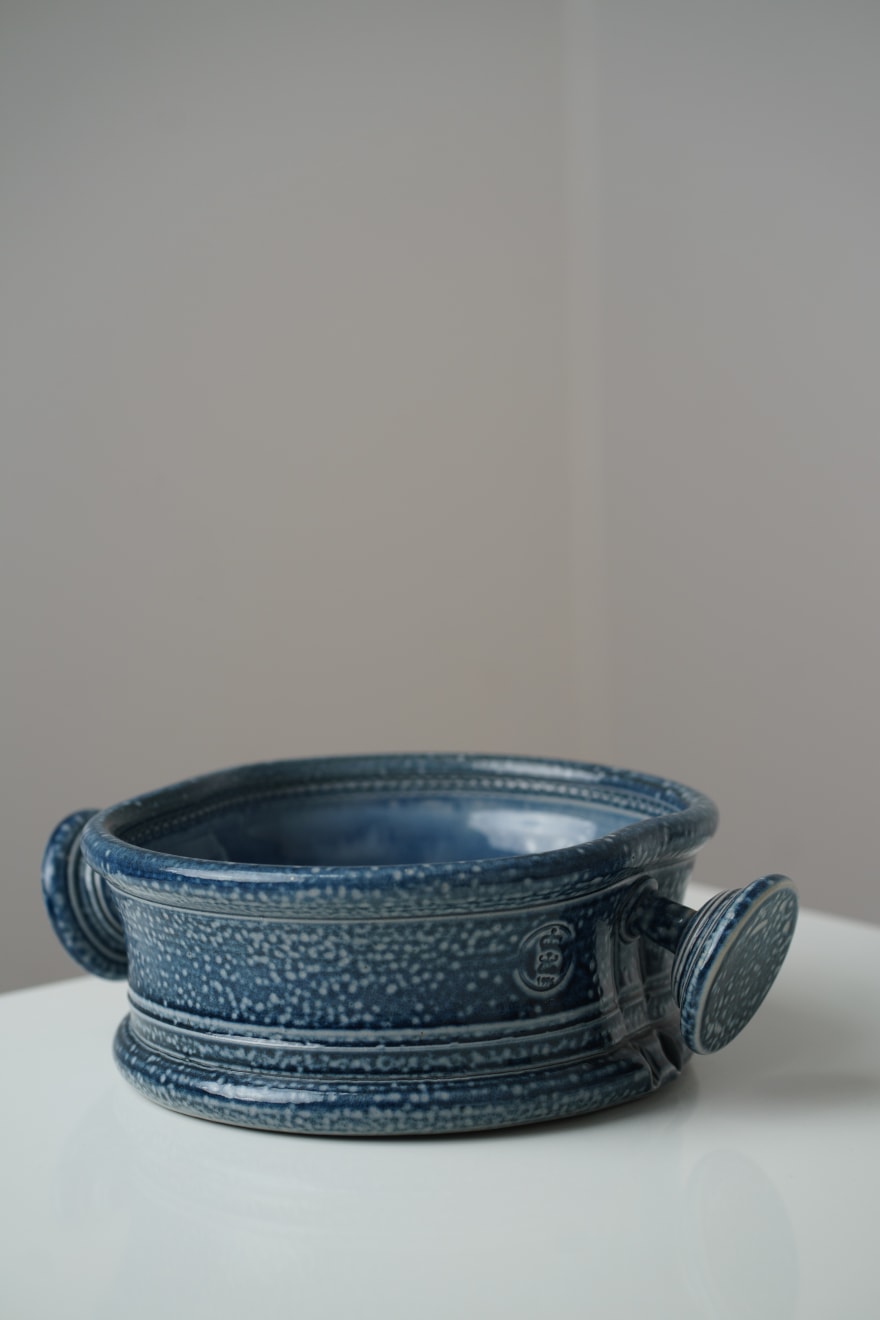 Steve Harrison, Bowl with twin handles, 1995 | Oxford Steve Harrison, Bowl with twin handles, 1995 | Oxford