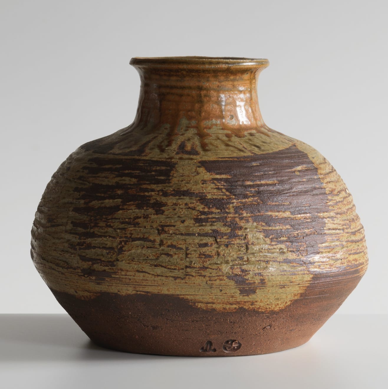Janet Leach, Large ash glazed Vase, 1986