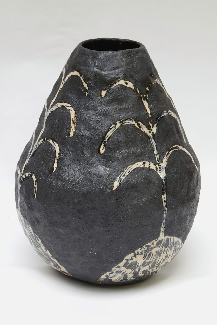 Sári Ember, Vase with three fountains, 2022