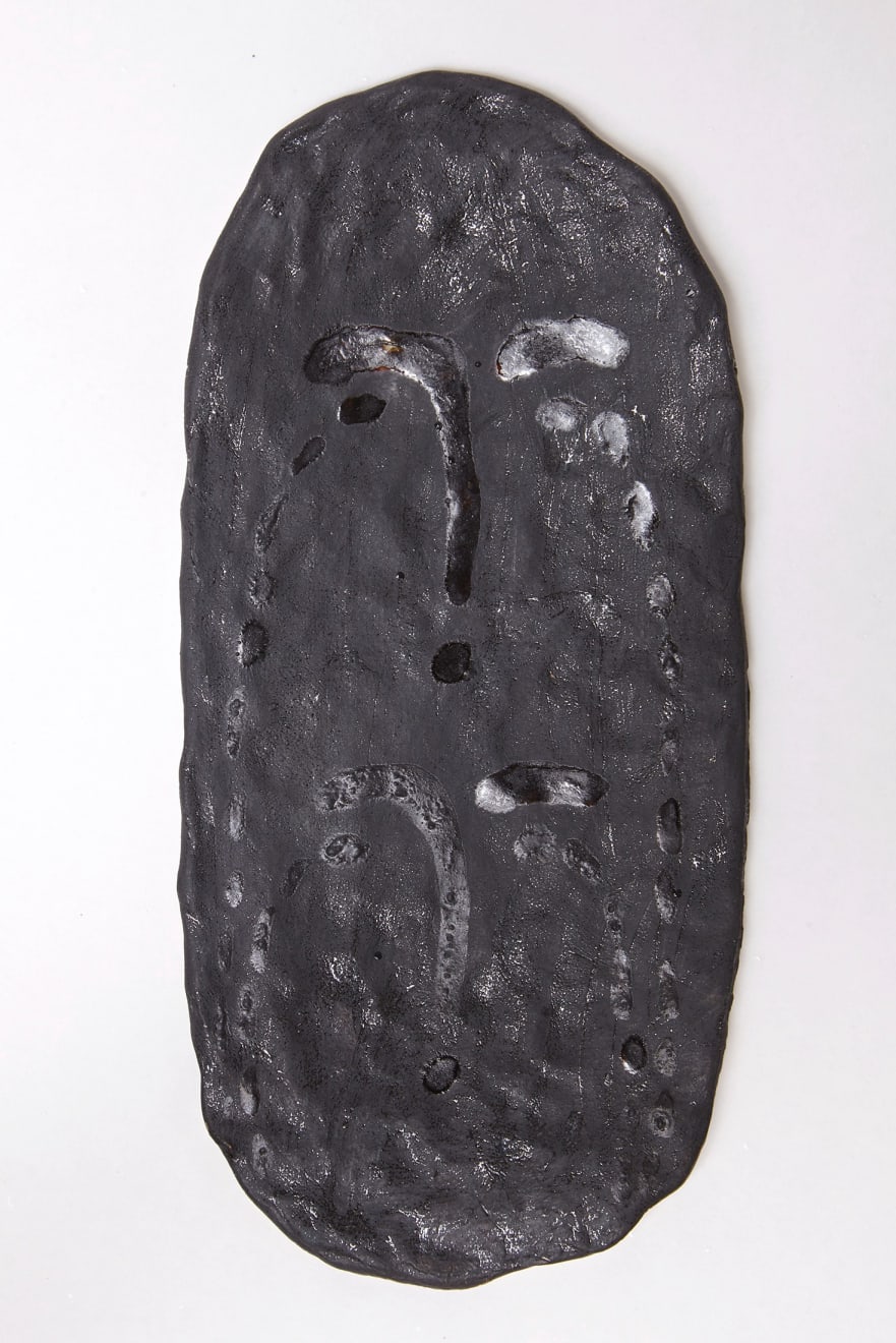 Sári Ember, Two crying heads in black , 2022